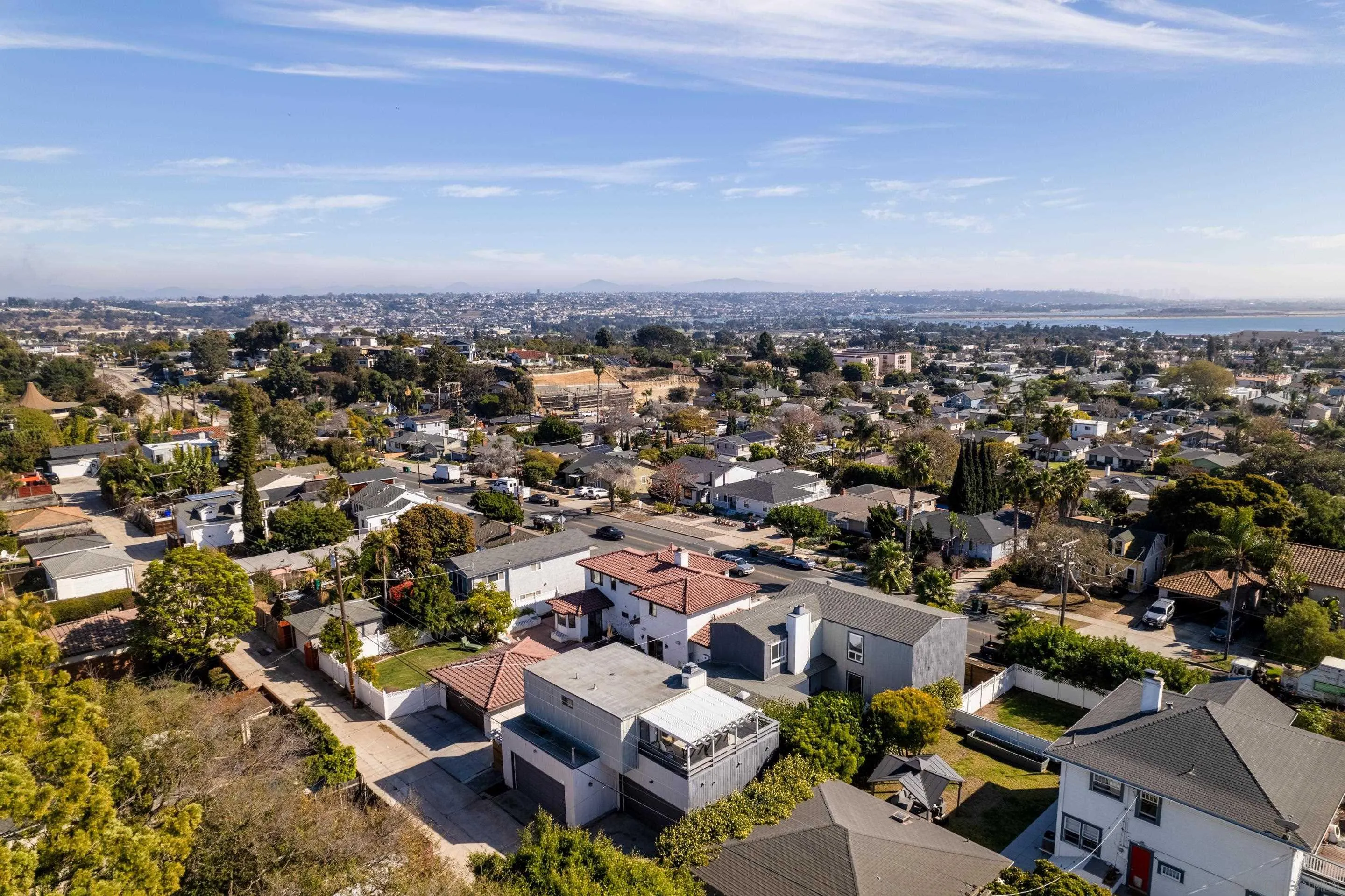 https://cdn.realtyfeed.com/cdn/127/250033365/742e260c9fdacb10f01ab87ba85309fe.webp