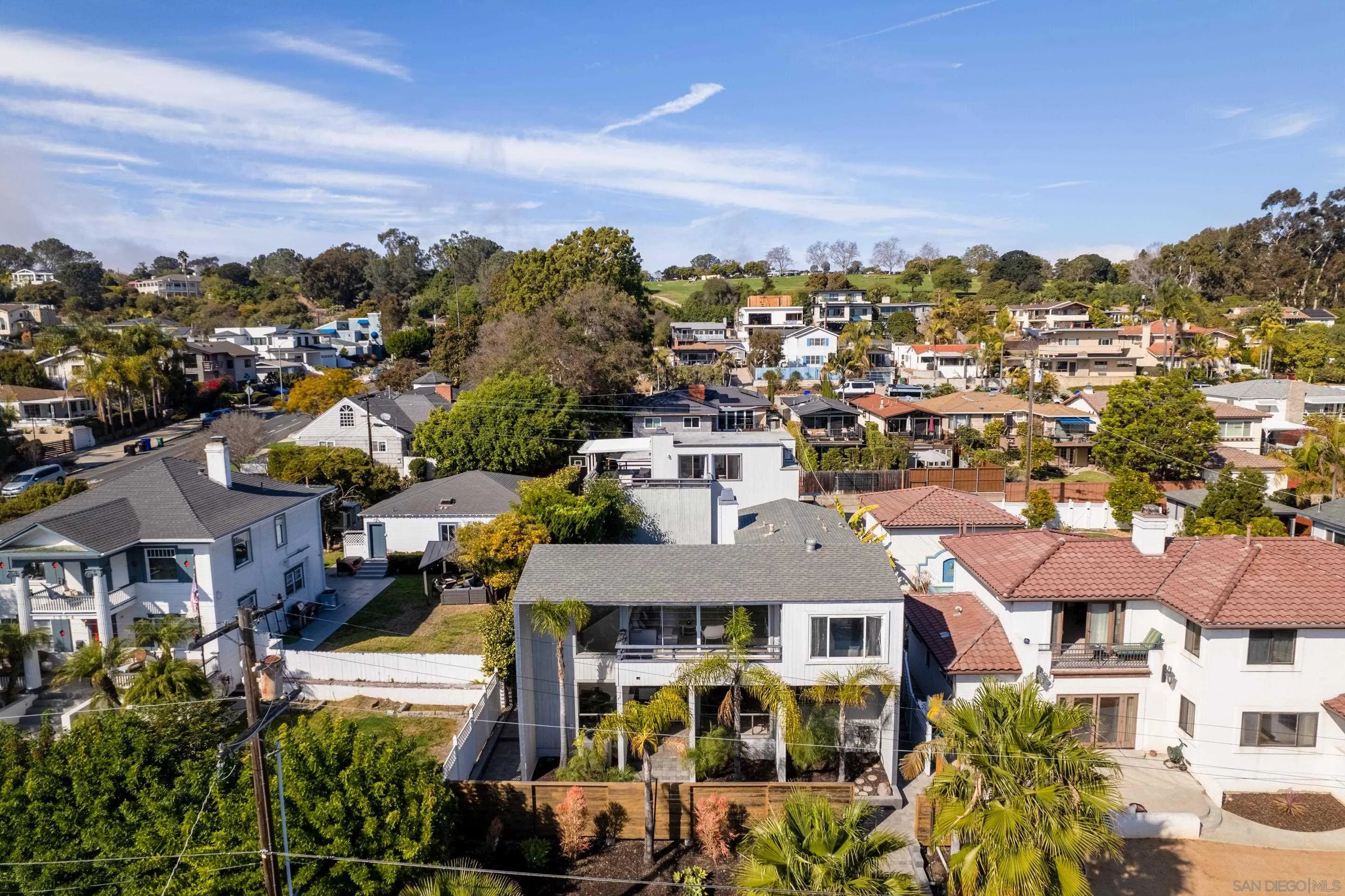 https://cdn.realtyfeed.com/cdn/127/250033365/fa9a06d7721842bccdd70d4ffff784e8.webp
