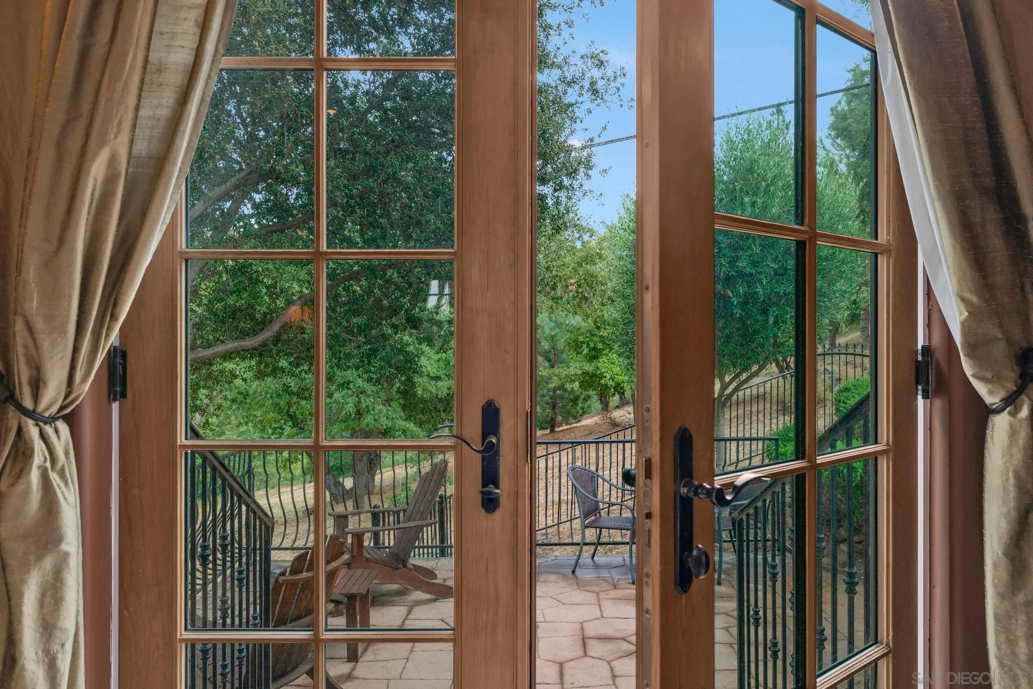 https://cdn.realtyfeed.com/cdn/127/250033370/132d283dc2d949e4abd272c4226e75f0.webp