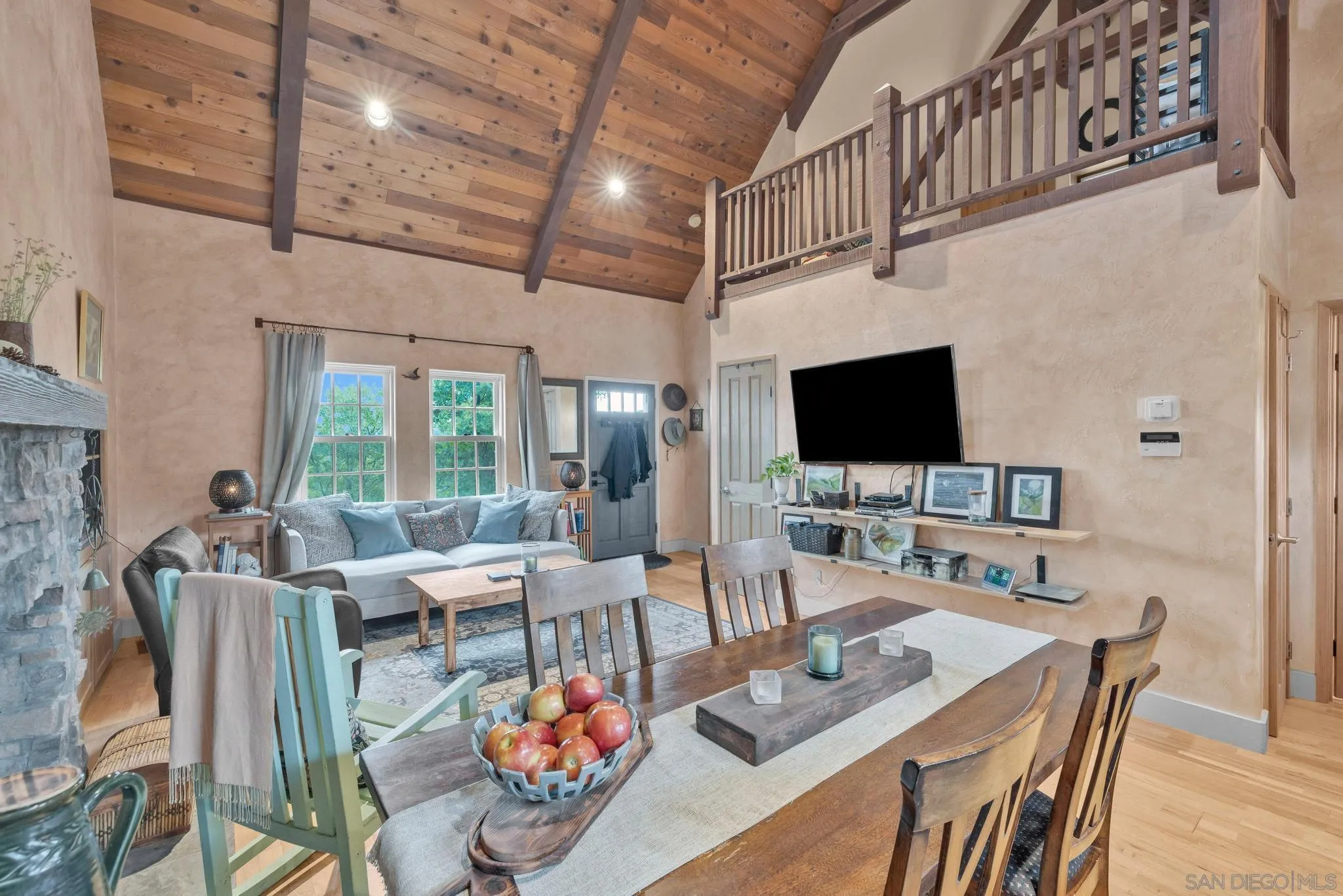 https://cdn.realtyfeed.com/cdn/127/250033370/434f6a2c79b38f1284cc7829b17639de.webp