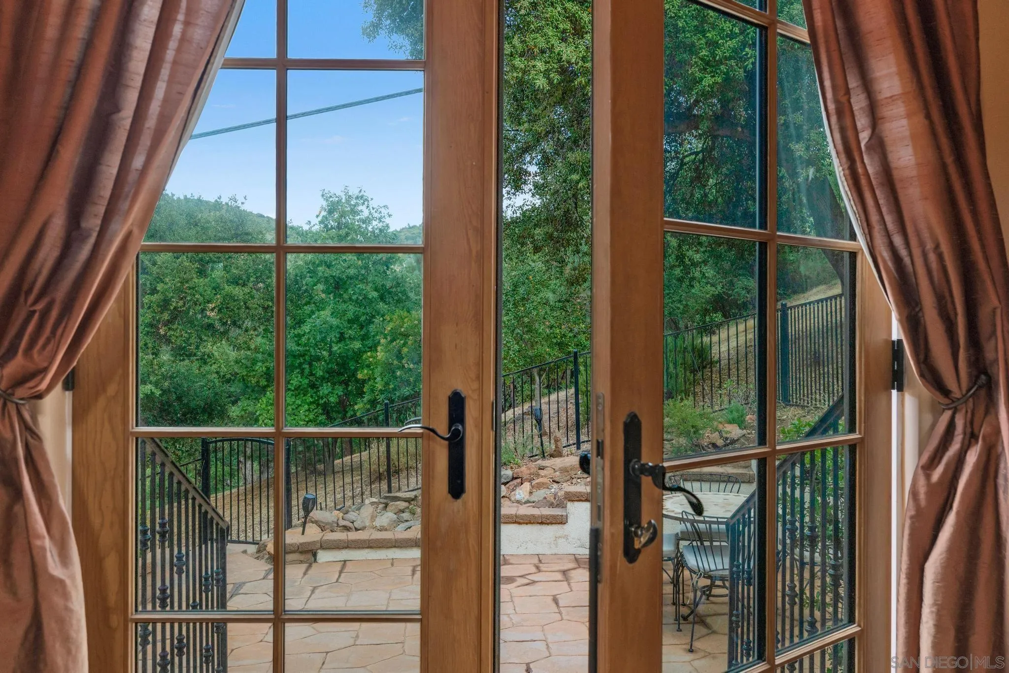 https://cdn.realtyfeed.com/cdn/127/250033370/4472c4593188b9beba891a622cb64faa.webp