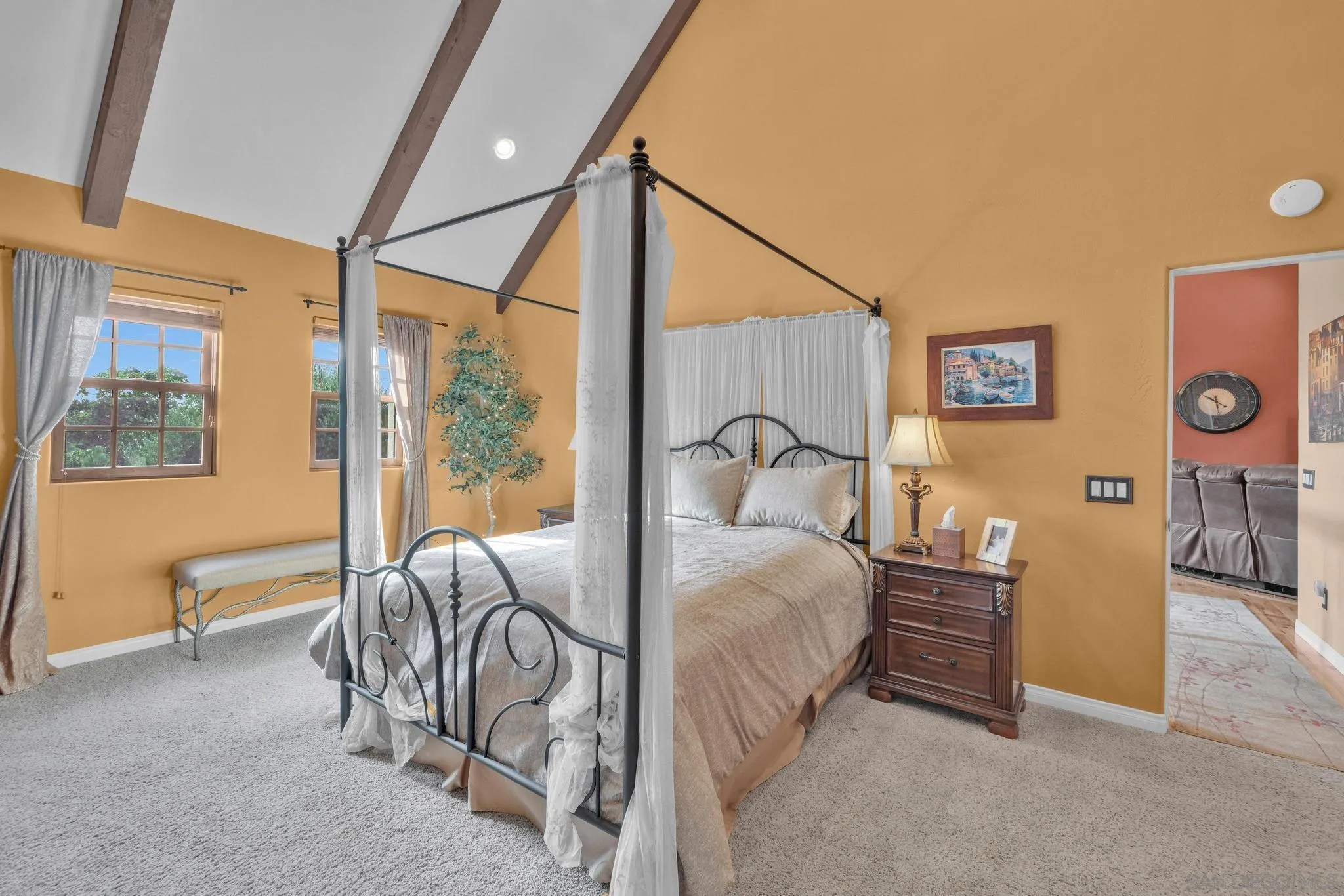 https://cdn.realtyfeed.com/cdn/127/250033370/6537165935d636f8f9b0b5e798685655.webp