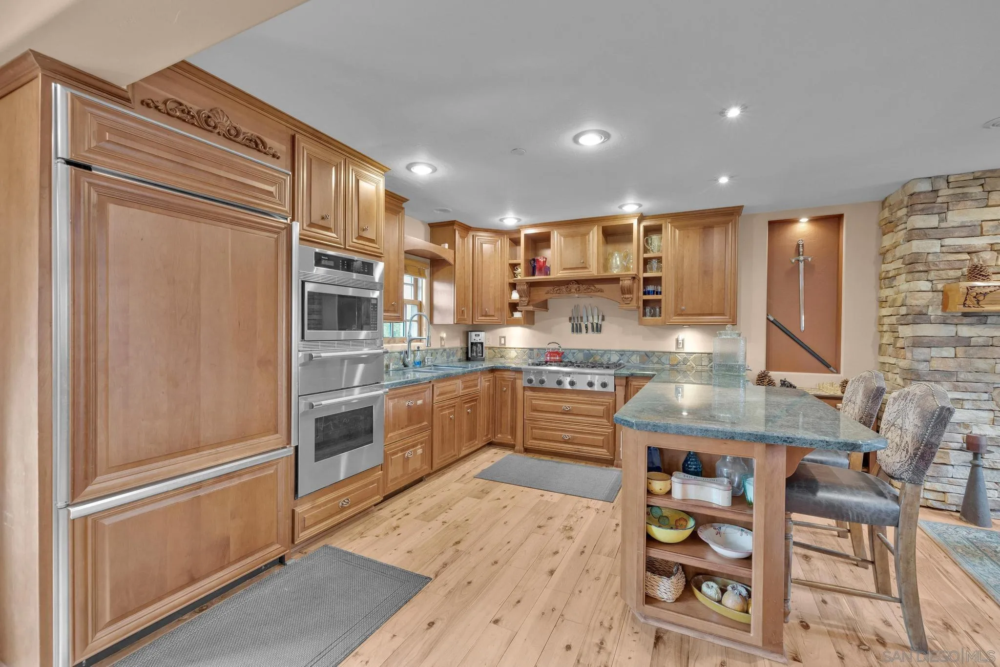 https://cdn.realtyfeed.com/cdn/127/250033370/85fb89a214e2fb0b17d4c97b4d17a341.webp