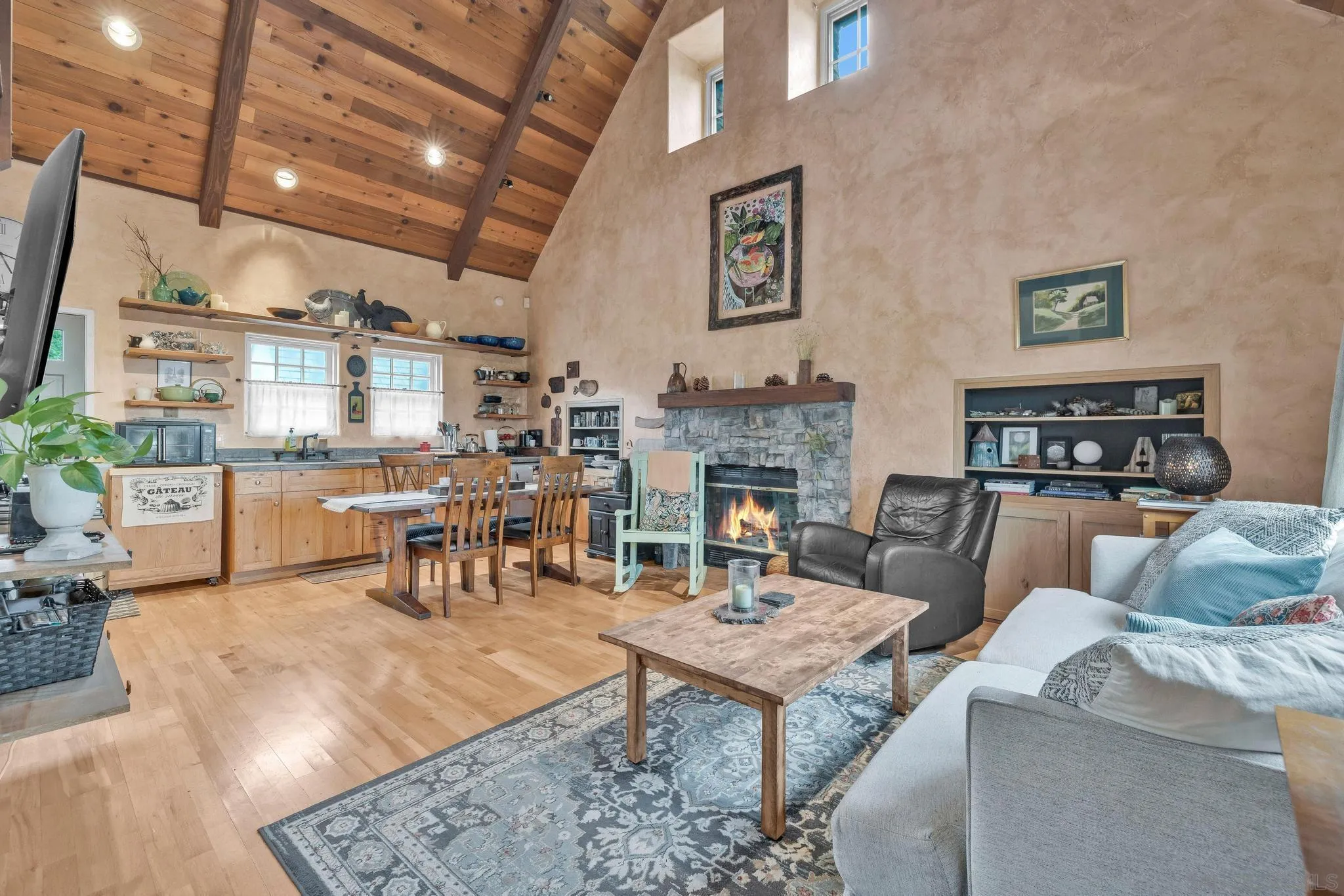 https://cdn.realtyfeed.com/cdn/127/250033370/8f695d11e362cbfde4ed1237ed307407.webp