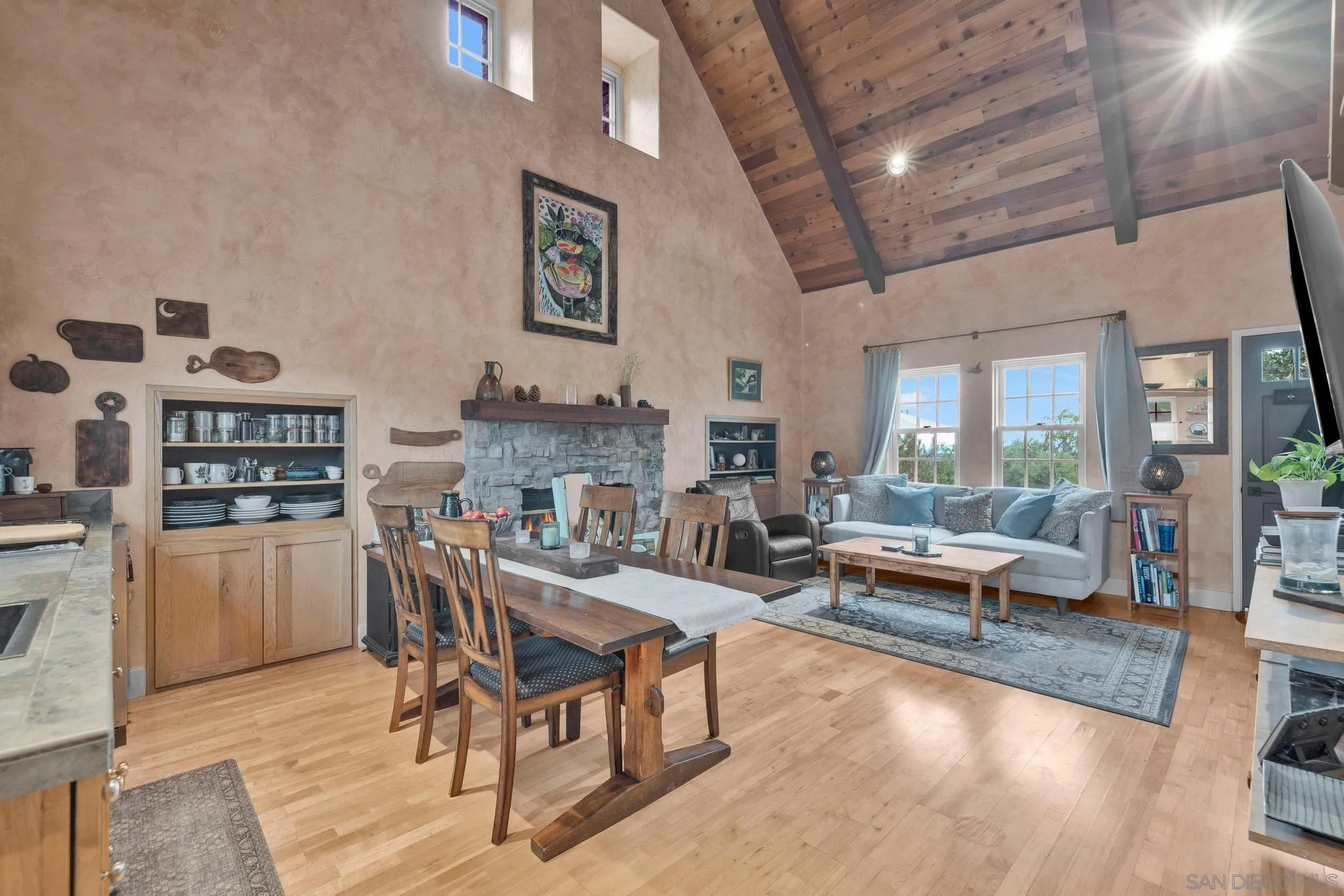 https://cdn.realtyfeed.com/cdn/127/250033370/9b3ab0efff14bca9696bca2e2eab60c9.webp