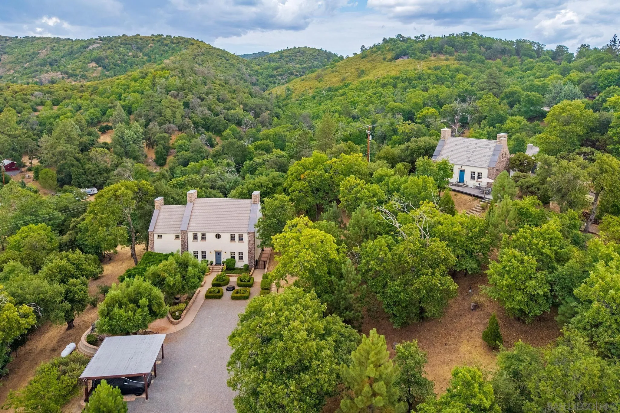 https://cdn.realtyfeed.com/cdn/127/250033370/9db18cee7c17684623f561b14362dd2e.webp
