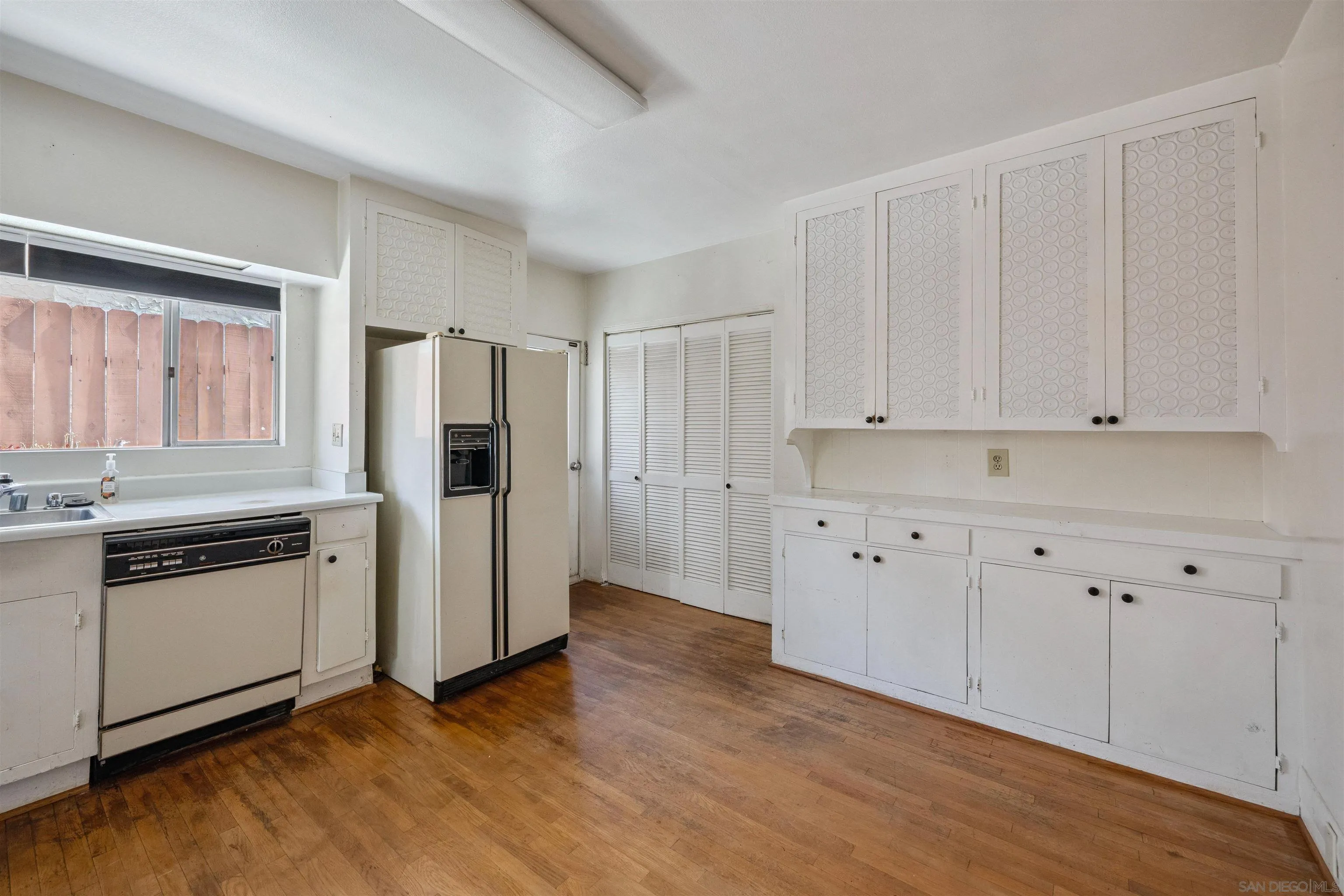 https://cdn.realtyfeed.com/cdn/127/250033373/16743b308bc25c7b90bb3ae3a972a1cb.webp