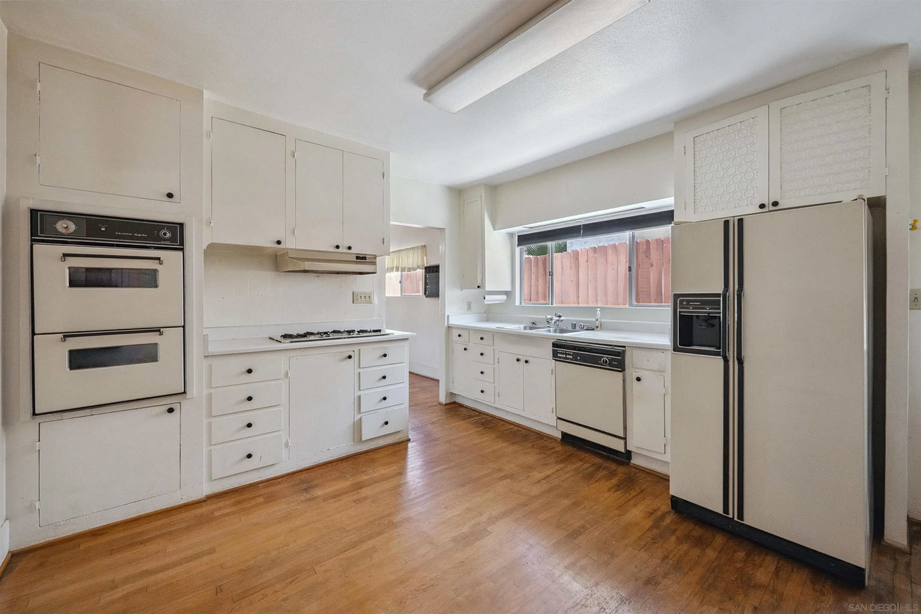 https://cdn.realtyfeed.com/cdn/127/250033373/aa2495c4f6a3337b387fba2bfba65992.webp