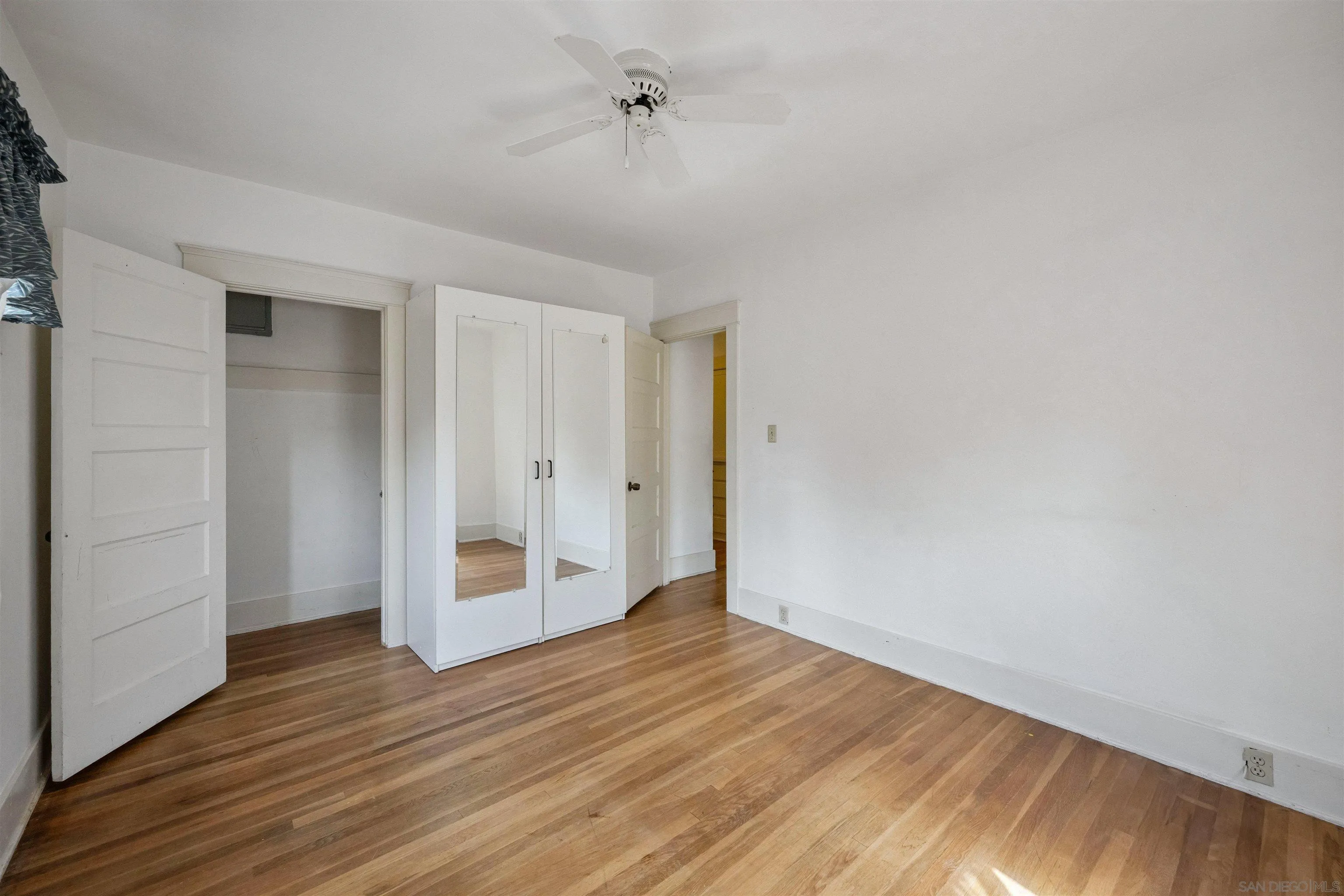 https://cdn.realtyfeed.com/cdn/127/250033373/f8a8f9dd0568a567576787ca65b0f645.webp