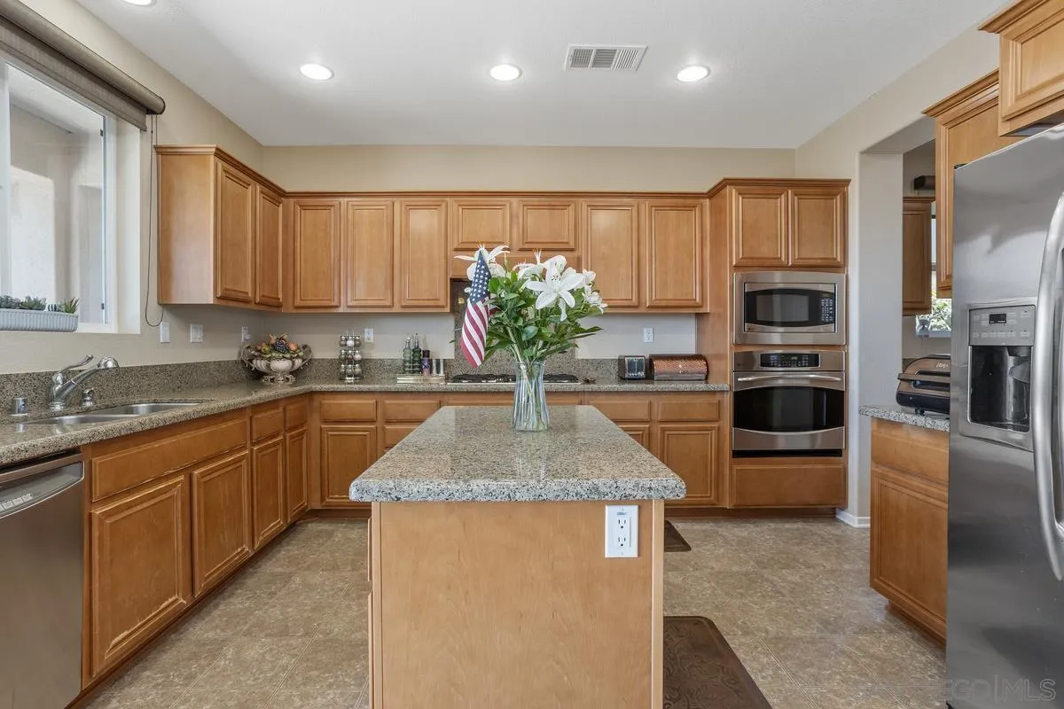 https://cdn.realtyfeed.com/cdn/127/250033374/16bb4af7279bd8c404758e3b34dc5afa.webp