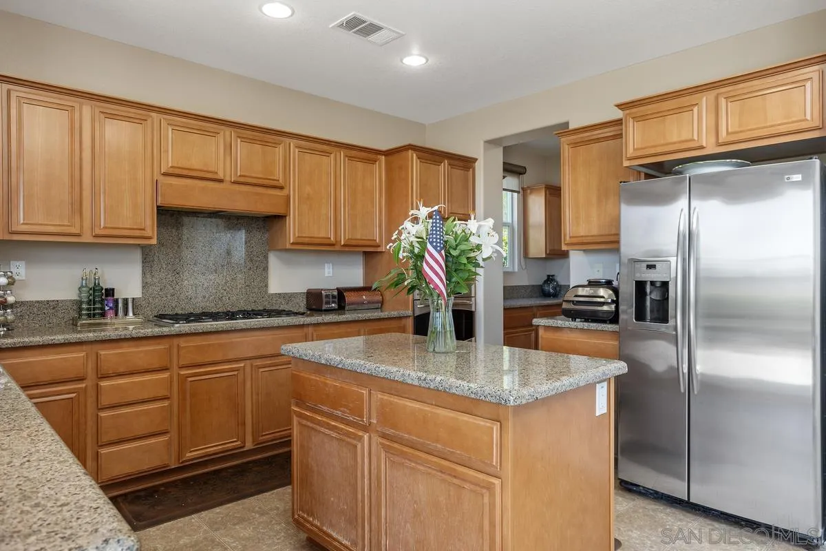 https://cdn.realtyfeed.com/cdn/127/250033374/a148e0a717554bcfa413968126515295.webp