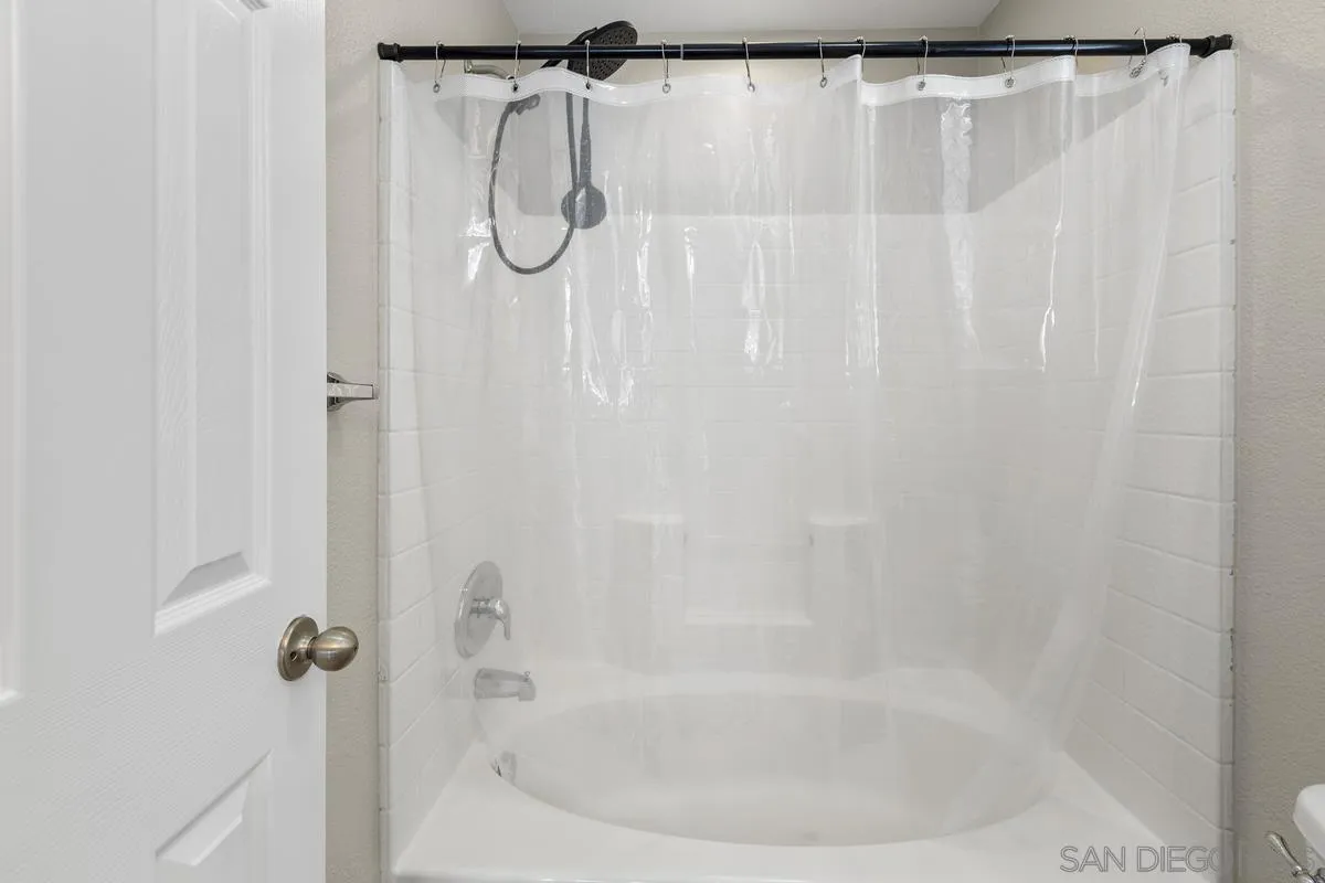 https://cdn.realtyfeed.com/cdn/127/250033378/18bd56ef962108eb5d6aa11b56dfb50a.webp