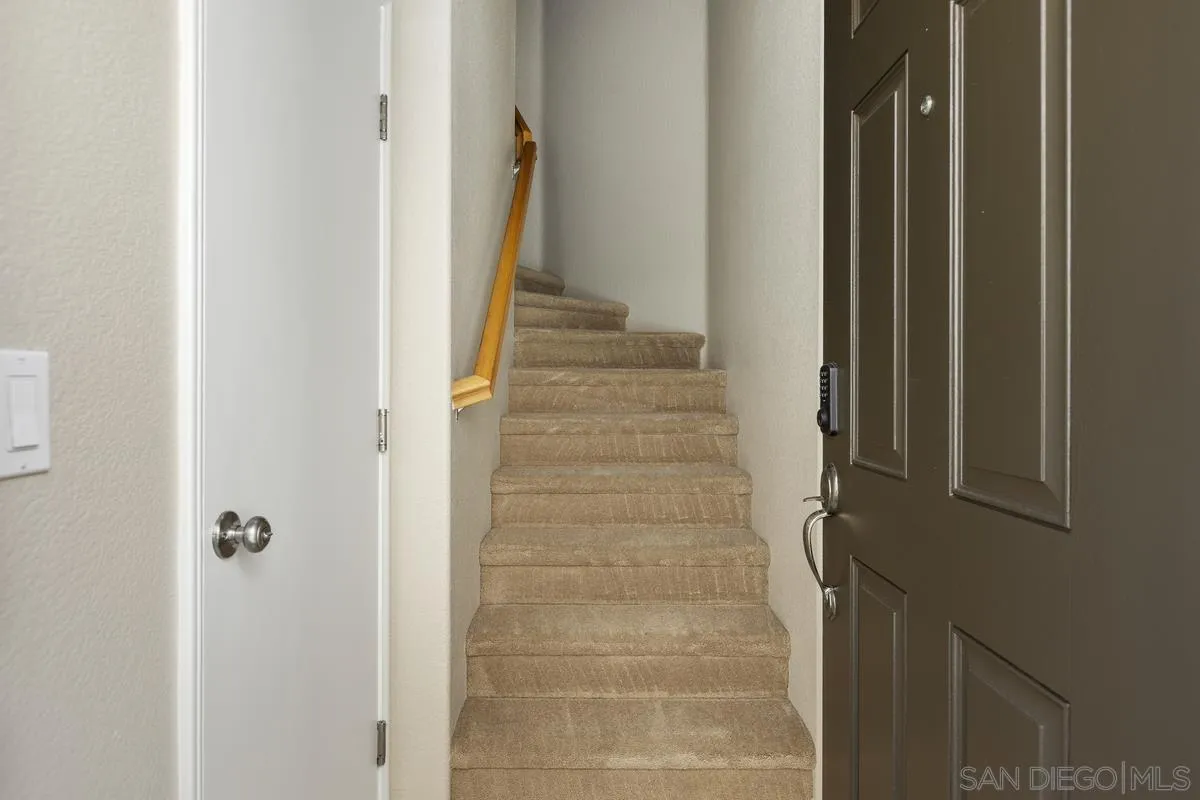 https://cdn.realtyfeed.com/cdn/127/250033378/3d457ab88549161a4f2ff31a4c5673cb.webp