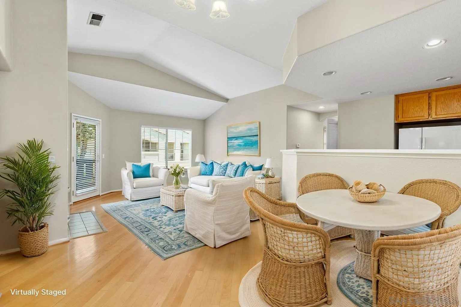 https://cdn.realtyfeed.com/cdn/127/250033378/56d306f67a914695f895f16aff6d46c5.webp