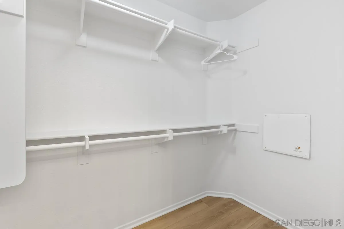 https://cdn.realtyfeed.com/cdn/127/250033378/c9a07f81858ad8fc7f7dcf84173965eb.webp