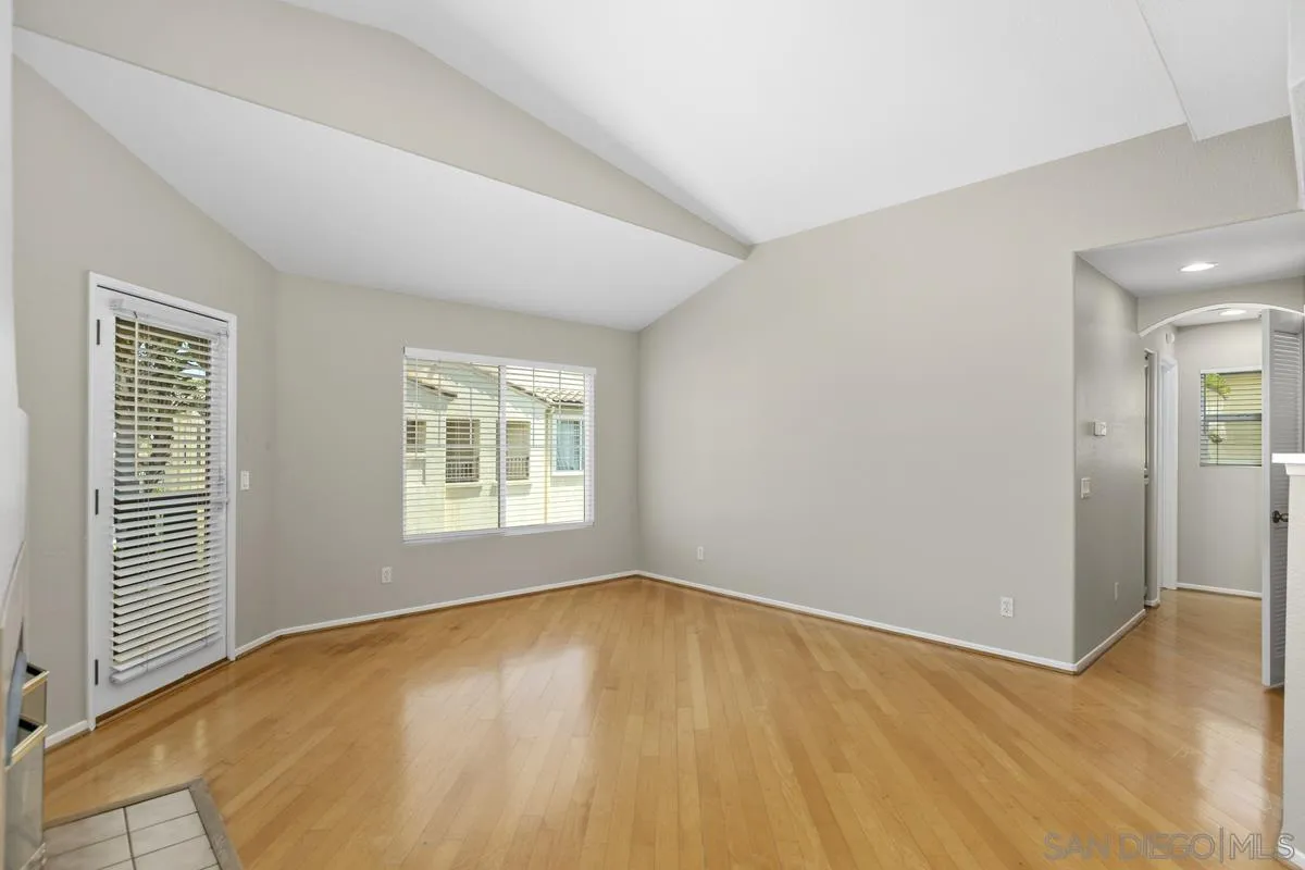 https://cdn.realtyfeed.com/cdn/127/250033378/d4d3019981835a8295723f1e1339d5c9.webp