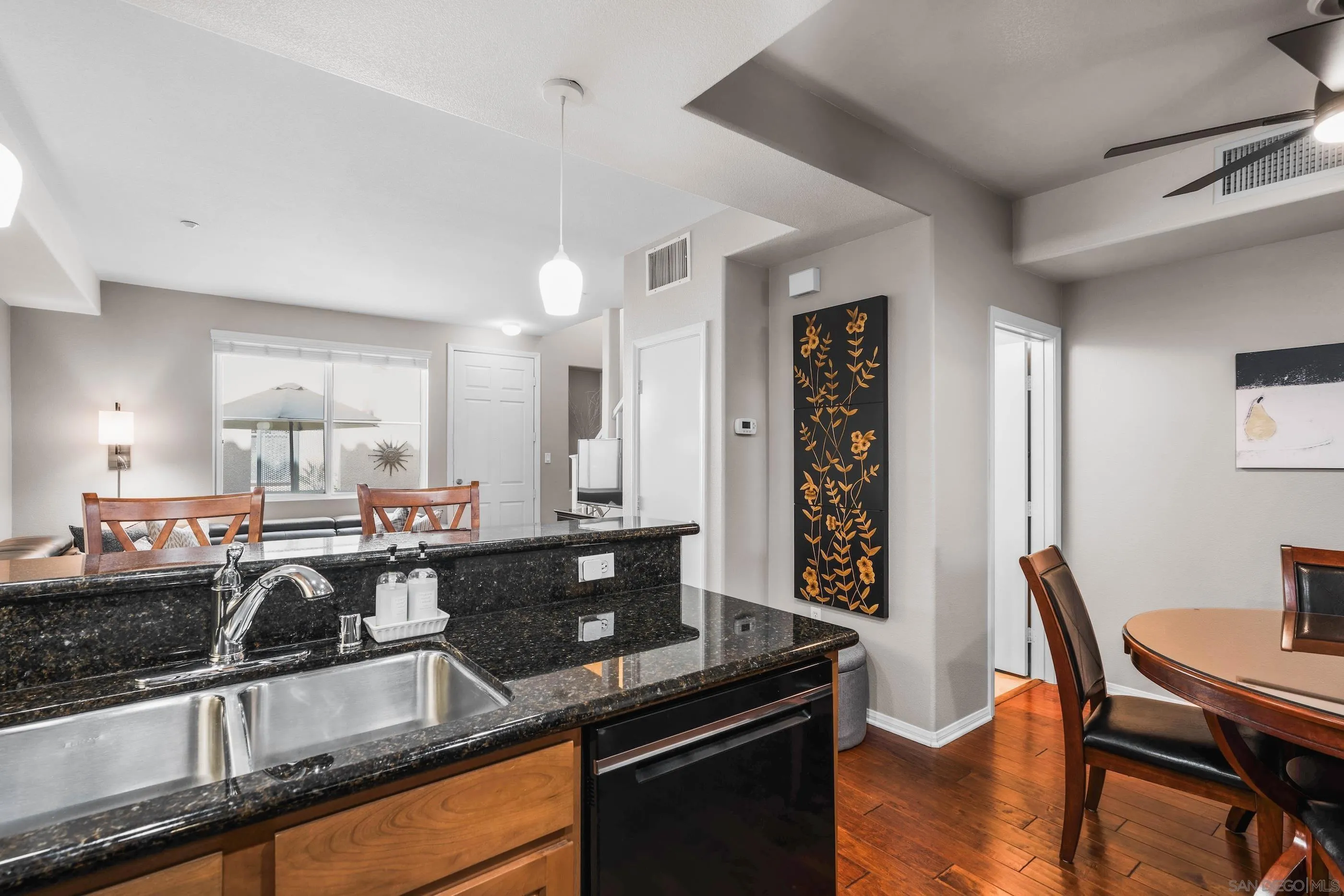 Photo #11: 250033388 Listing: Photo #11