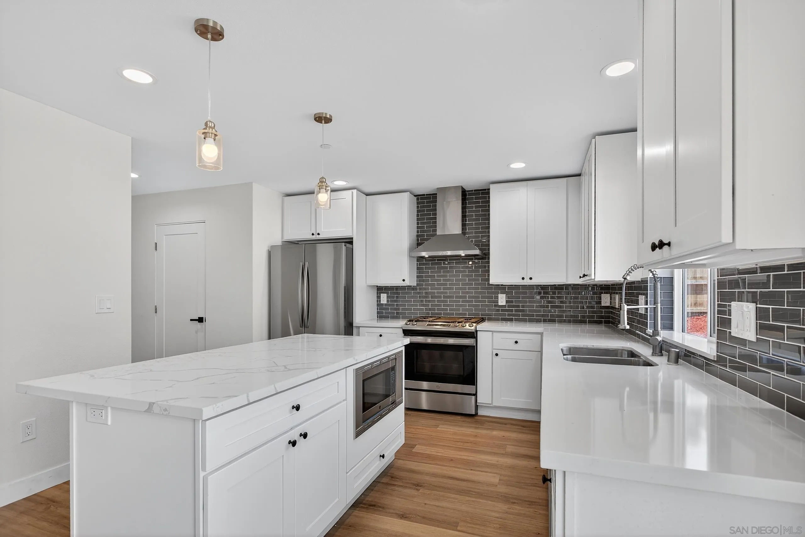 https://cdn.realtyfeed.com/cdn/127/250033389/16705b1495981d0fe3012bc7d0baafc2.webp