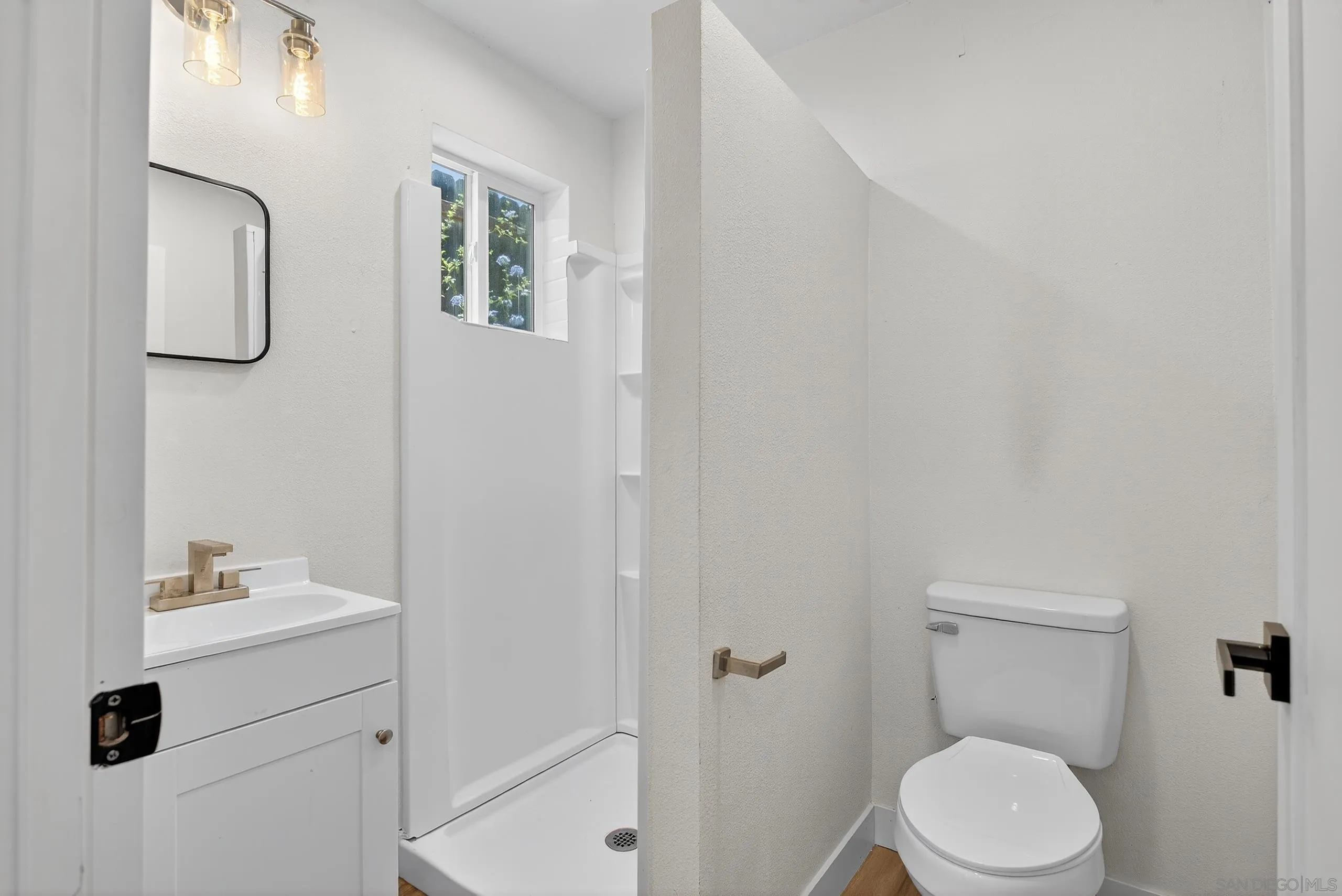 https://cdn.realtyfeed.com/cdn/127/250033389/18a27c1ab761acd1b71bc60e47a40c86.webp