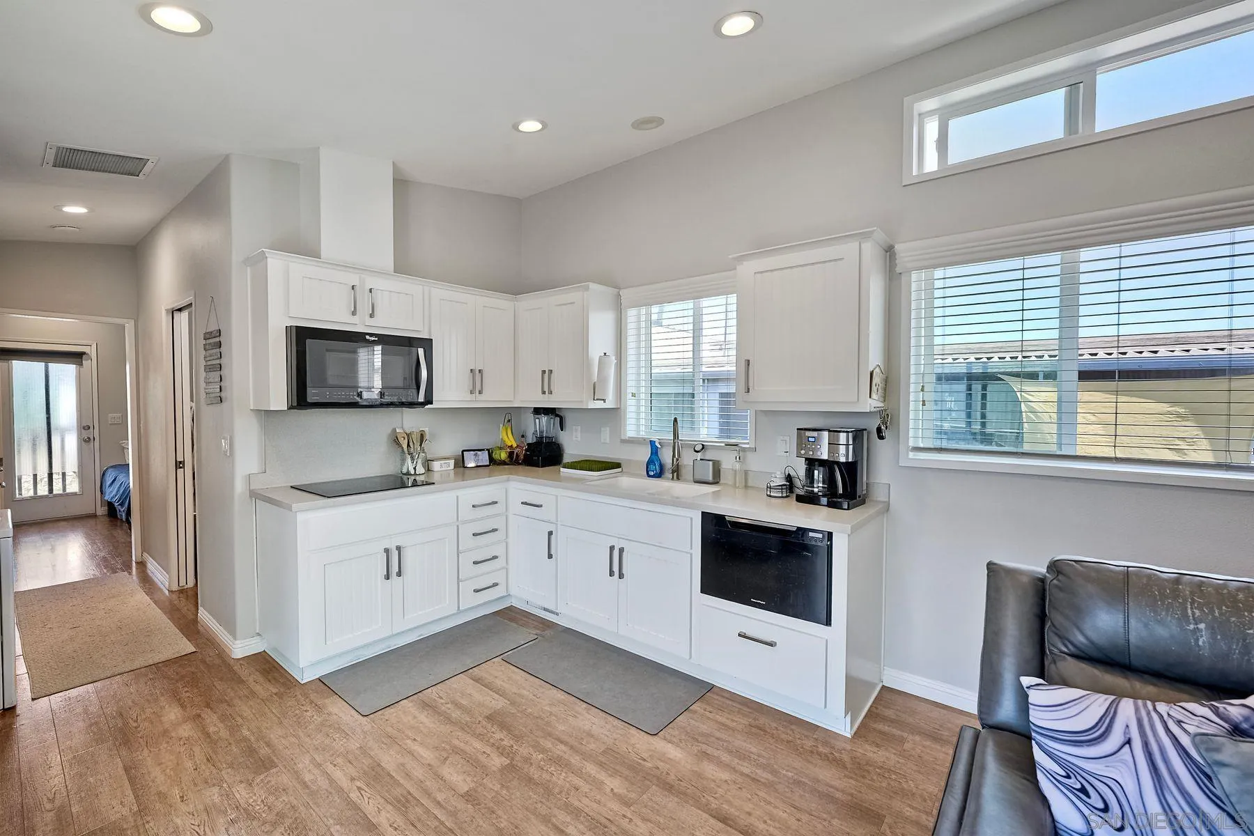 https://cdn.realtyfeed.com/cdn/127/250033396/1bc73a57c96aca473b793371c34e09a7.webp