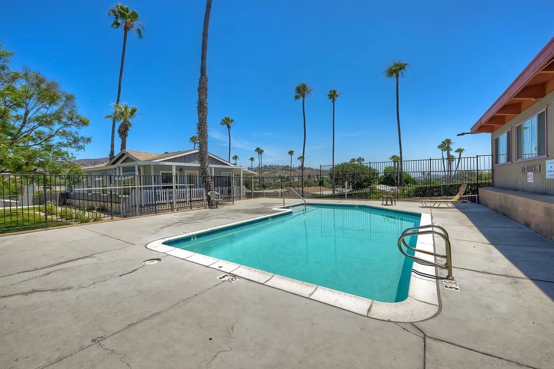 https://cdn.realtyfeed.com/cdn/127/250033396/dadcc6499f1dc4e61c5a57acce3b3eb8.webp