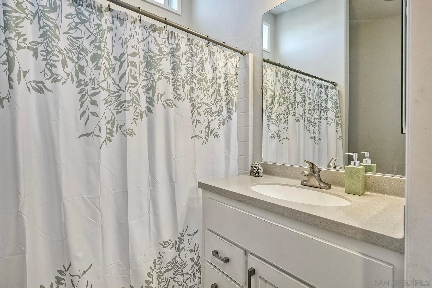 https://cdn.realtyfeed.com/cdn/127/250033396/f0d1a020f1b78e043a8361e95c4b72d4.webp
