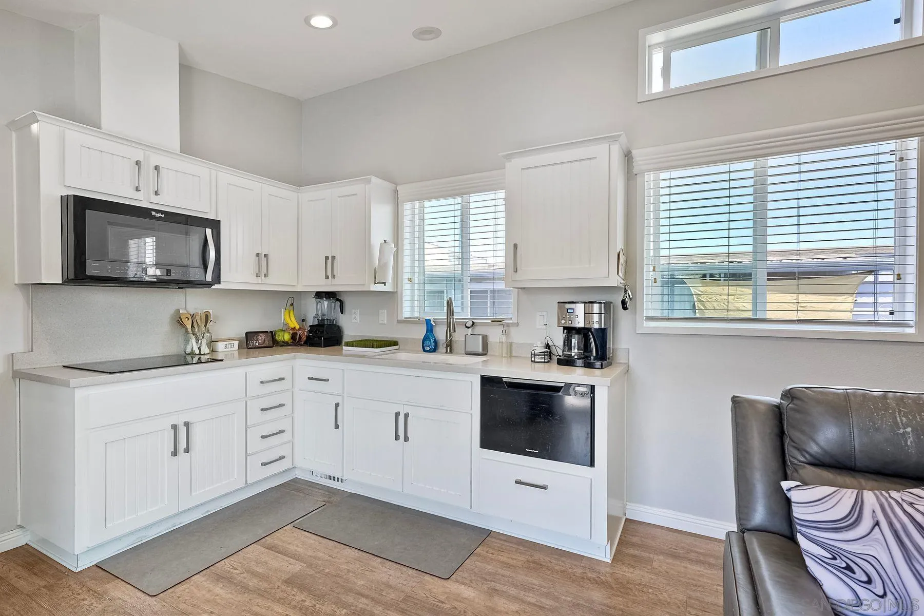 https://cdn.realtyfeed.com/cdn/127/250033396/fa48849e72caeda68d64155bf839b696.webp