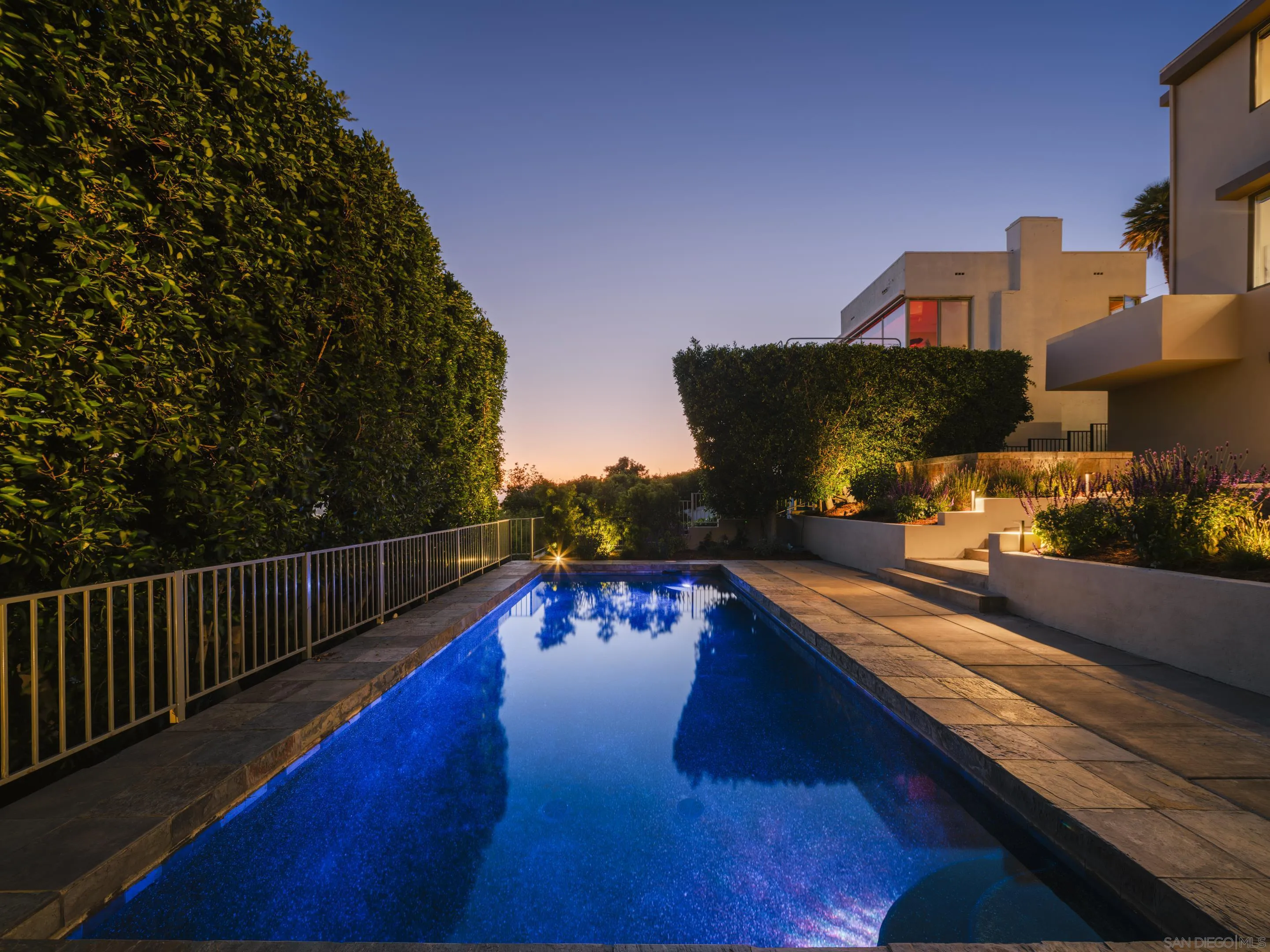 https://cdn.realtyfeed.com/cdn/127/250033403/14c8963b367c64dcc25f9ef3046a4363.webp