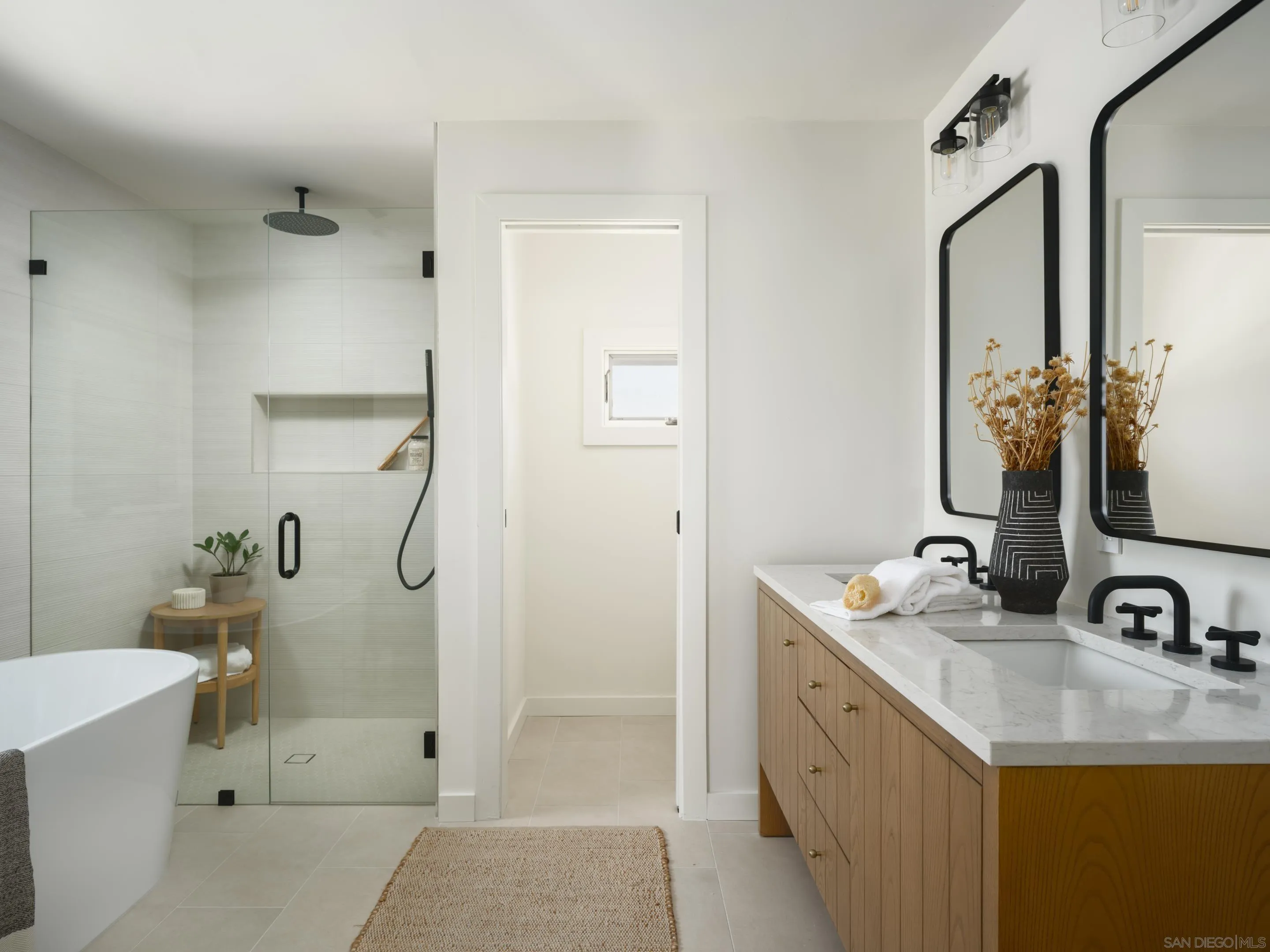https://cdn.realtyfeed.com/cdn/127/250033403/432248ac1dfbcab1cc2b2576bf437ba6.webp