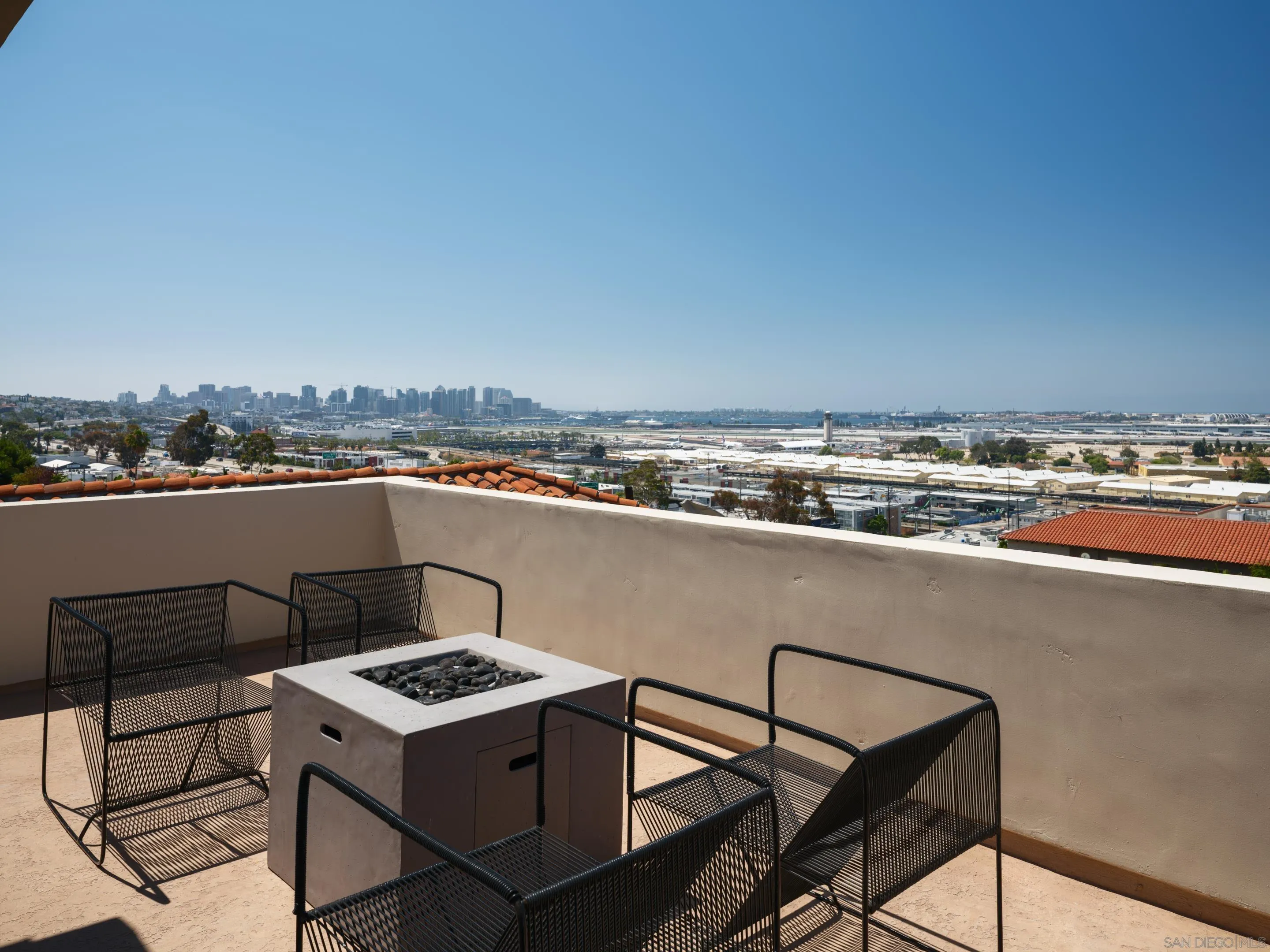 https://cdn.realtyfeed.com/cdn/127/250033403/5ceaeaee580d3ec1c37dfc71e813dd6d.webp
