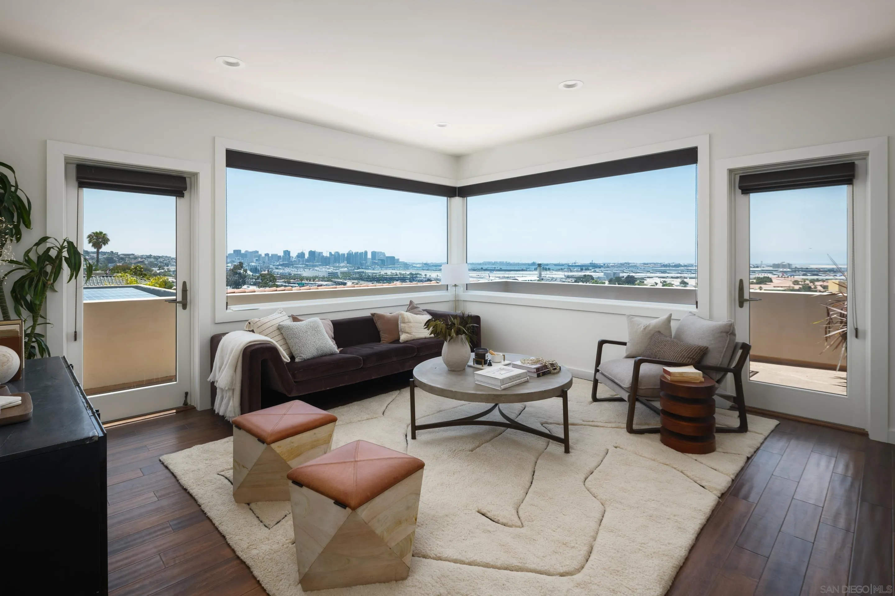 https://cdn.realtyfeed.com/cdn/127/250033403/8450203cc340d0fe17d612952159d7dc.webp