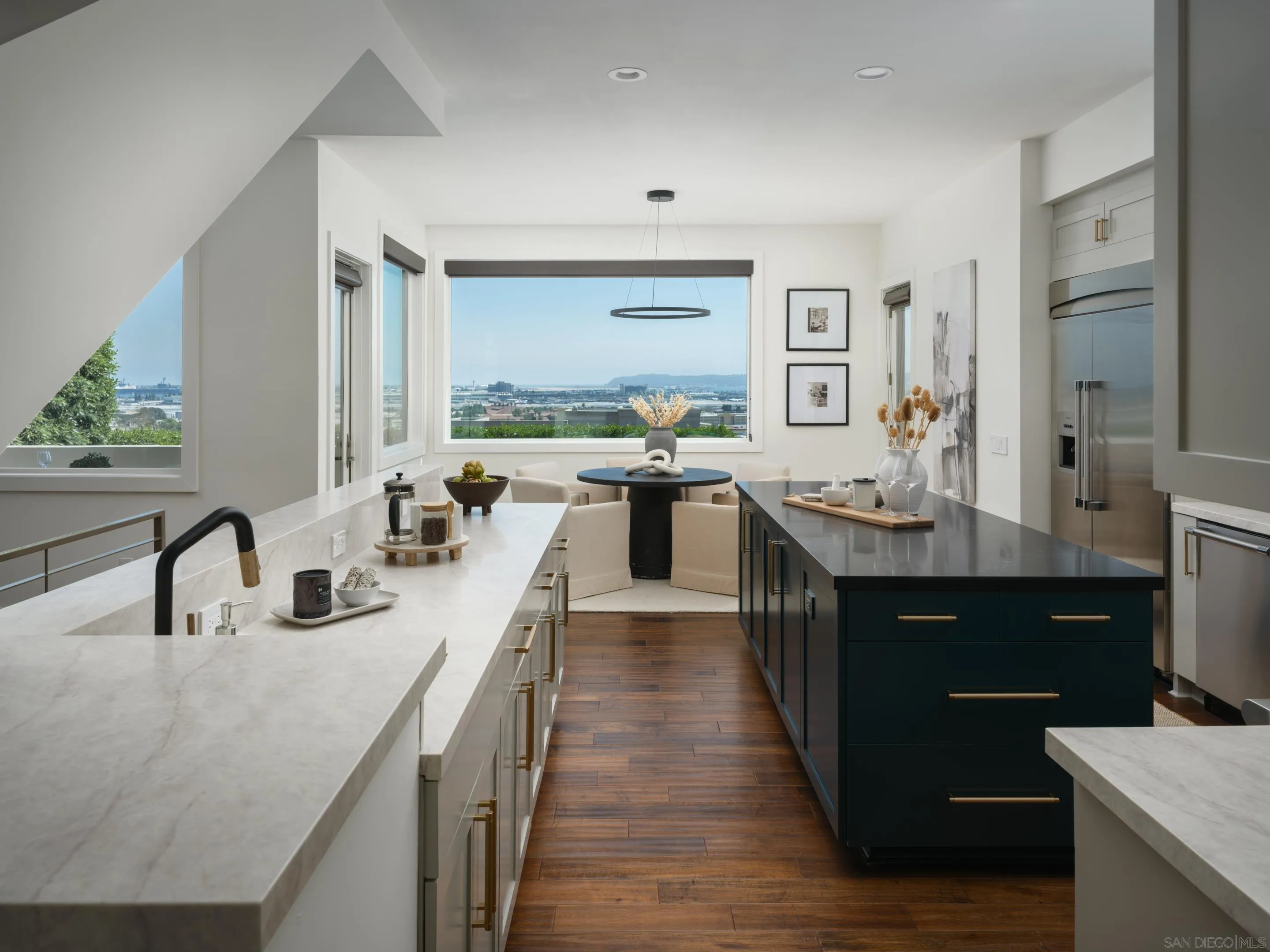 https://cdn.realtyfeed.com/cdn/127/250033403/85104c87e43d22fcc0ef68de76d54814.webp