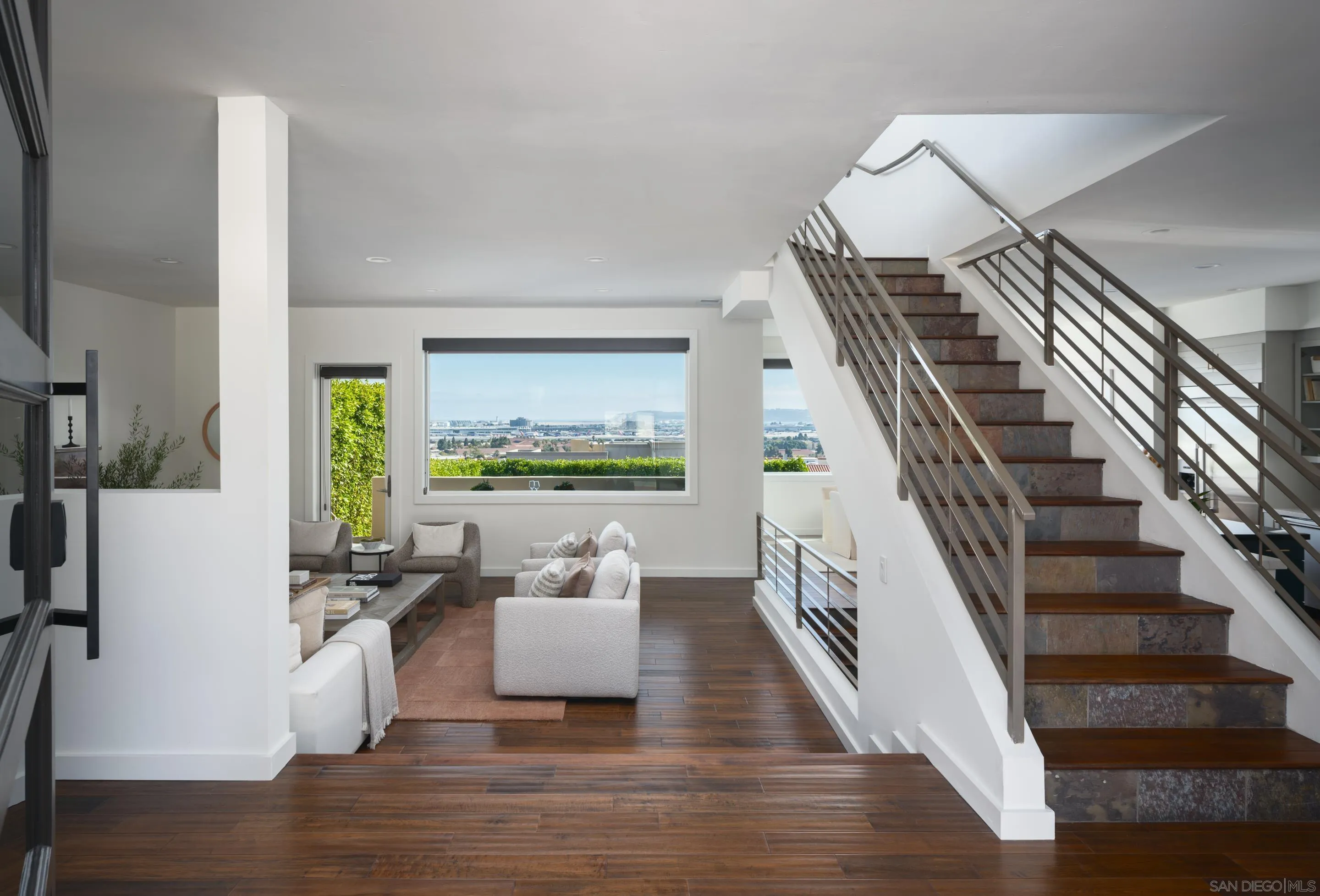https://cdn.realtyfeed.com/cdn/127/250033403/c0461ae0610e0a69319f493c06dd5126.webp