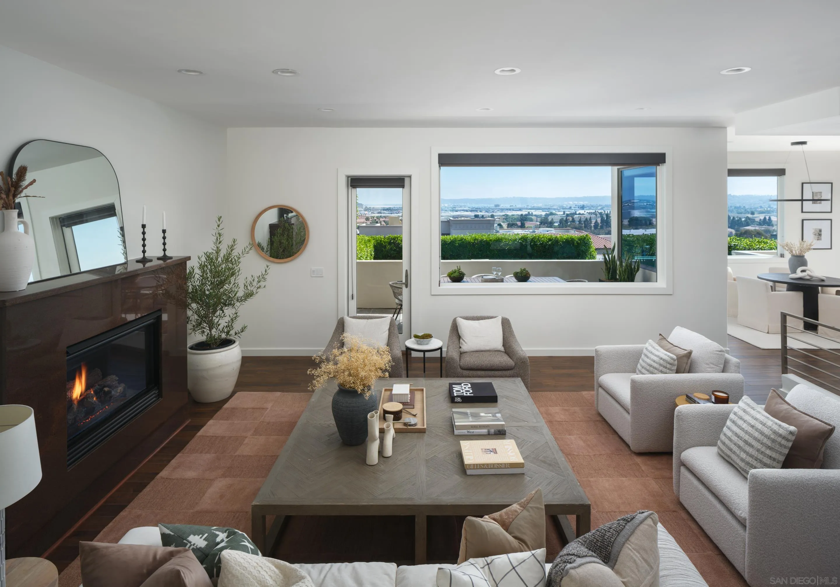 https://cdn.realtyfeed.com/cdn/127/250033403/e3f3f51bbed67873a3bd2854a40dbbfe.webp