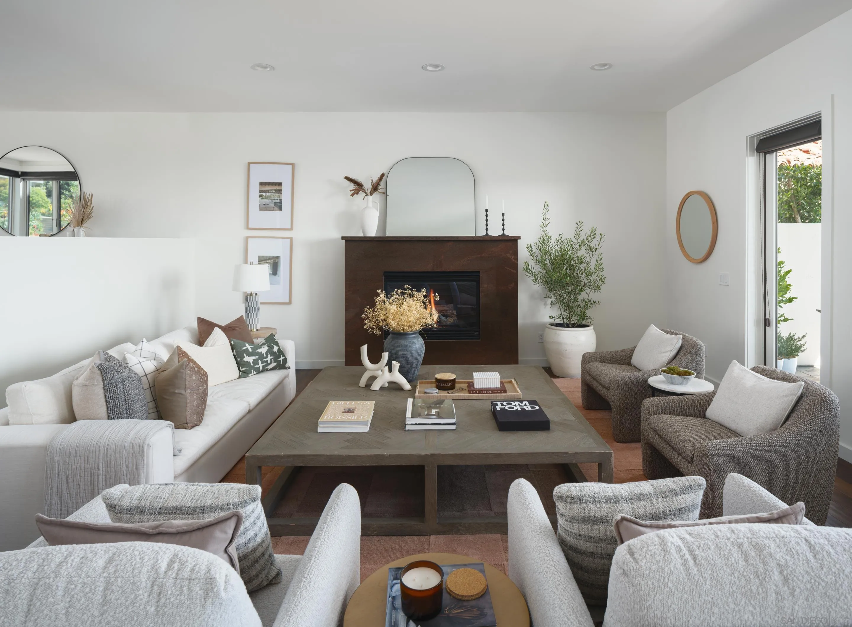 https://cdn.realtyfeed.com/cdn/127/250033403/ebbe8be5651e32ca81bc6f3a9a12b4ae.webp