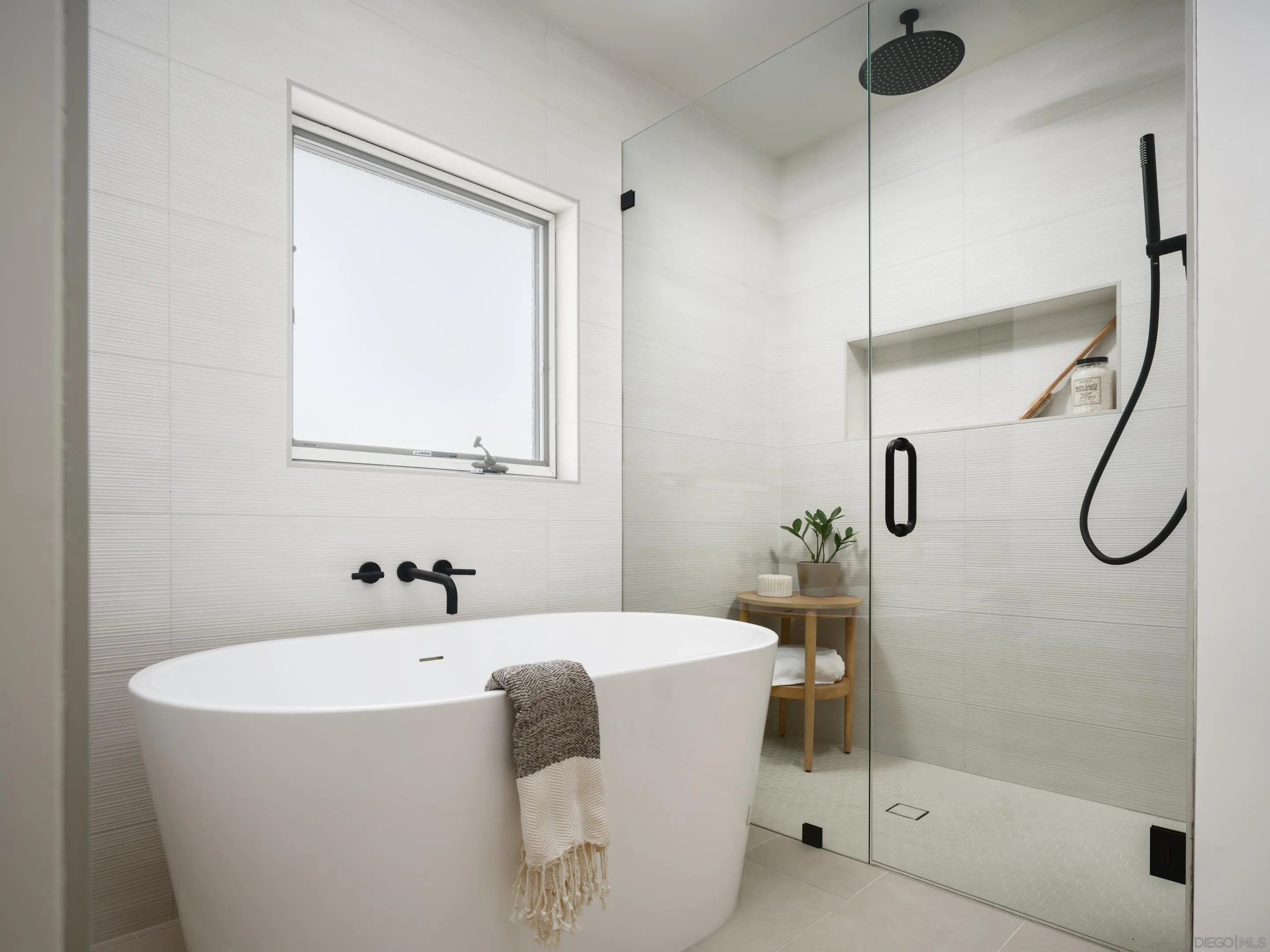 https://cdn.realtyfeed.com/cdn/127/250033403/f58f70eadb8b520bb94f94664a73bc51.webp
