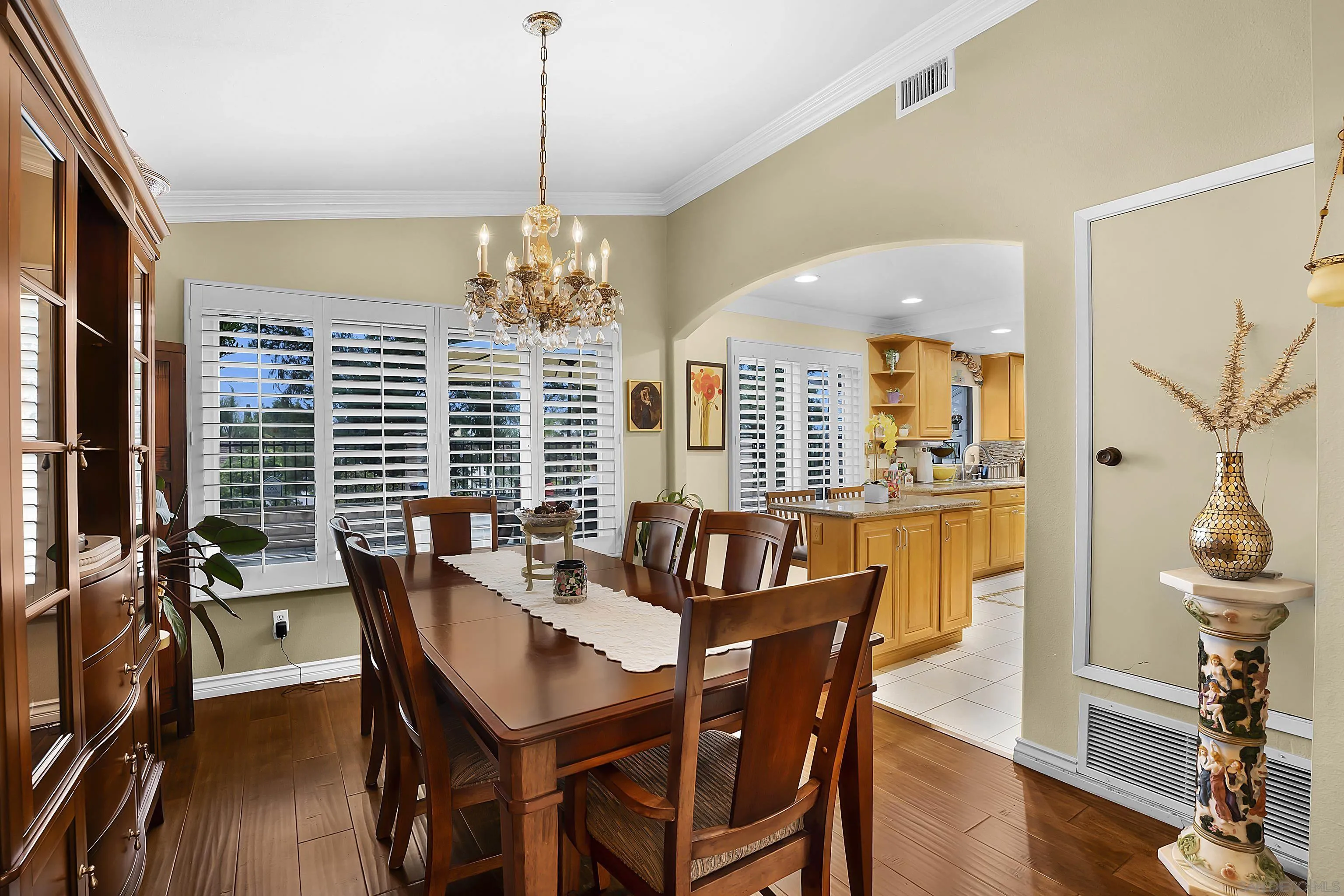 https://cdn.realtyfeed.com/cdn/127/250033404/2f1481a949d4bf2705134dc8698a09d4.webp