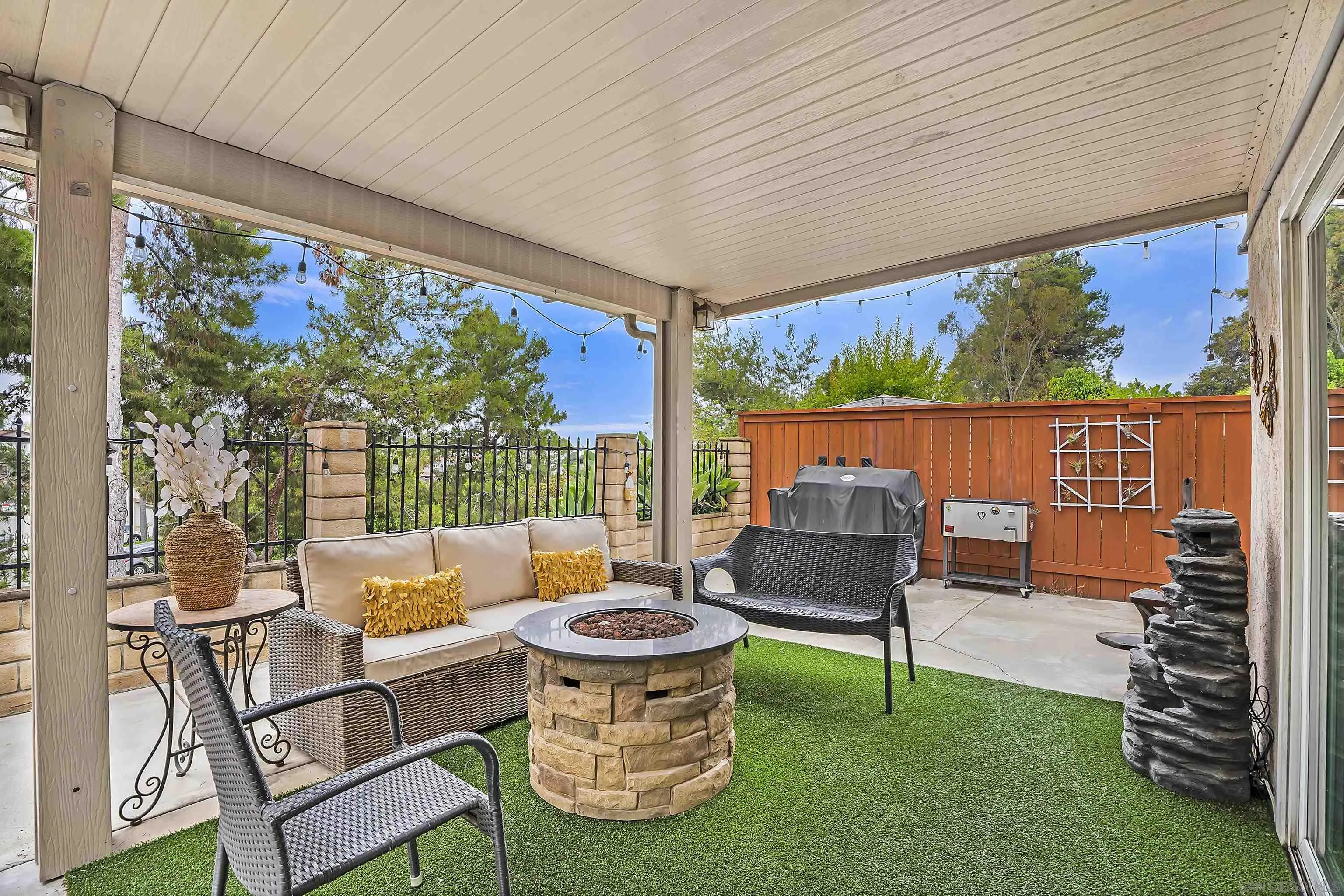 https://cdn.realtyfeed.com/cdn/127/250033404/74bd63312a37f6ae3e6e90d649cf62c4.webp