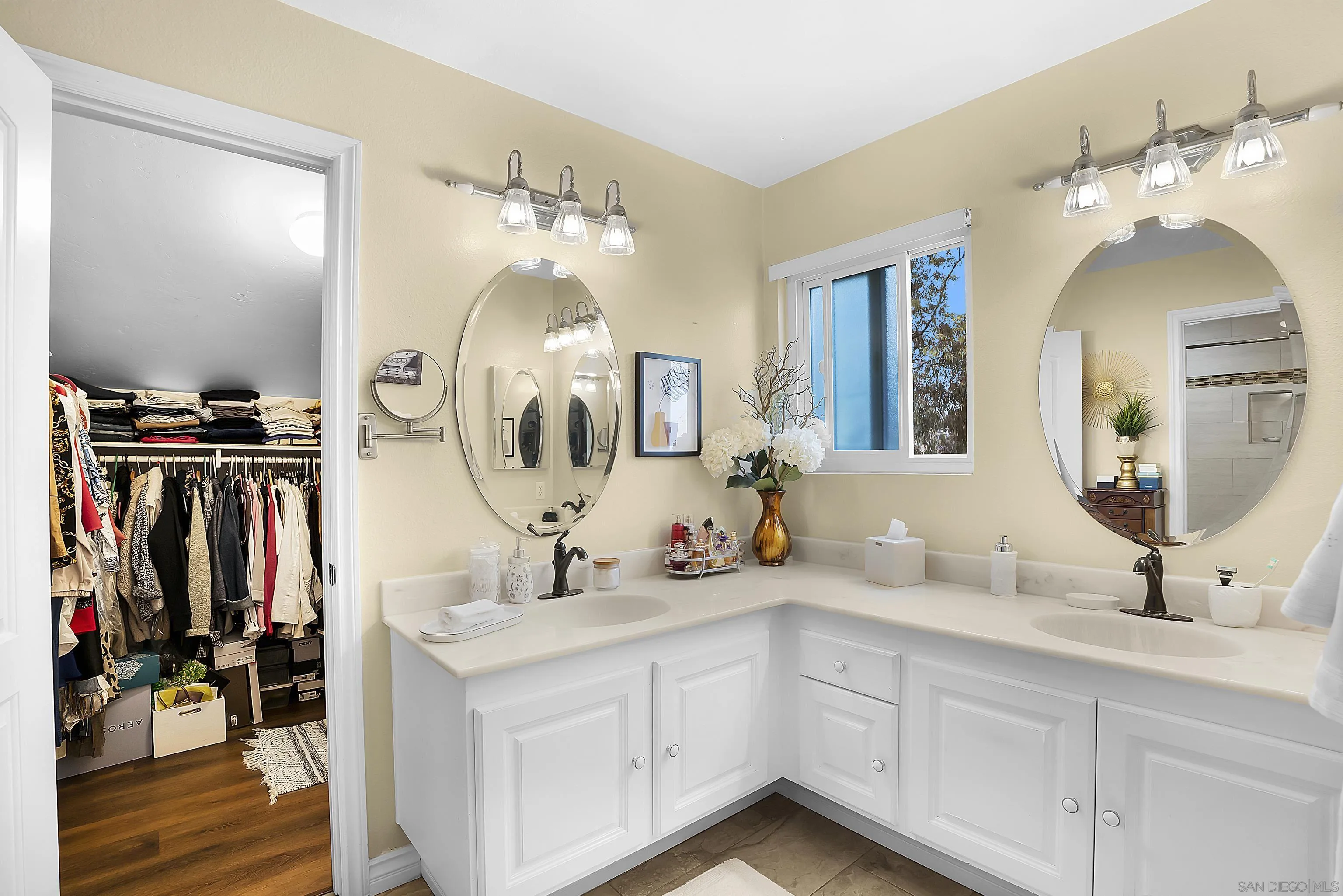 https://cdn.realtyfeed.com/cdn/127/250033404/a6f7e9532b443ee28a3127f502b48d32.webp