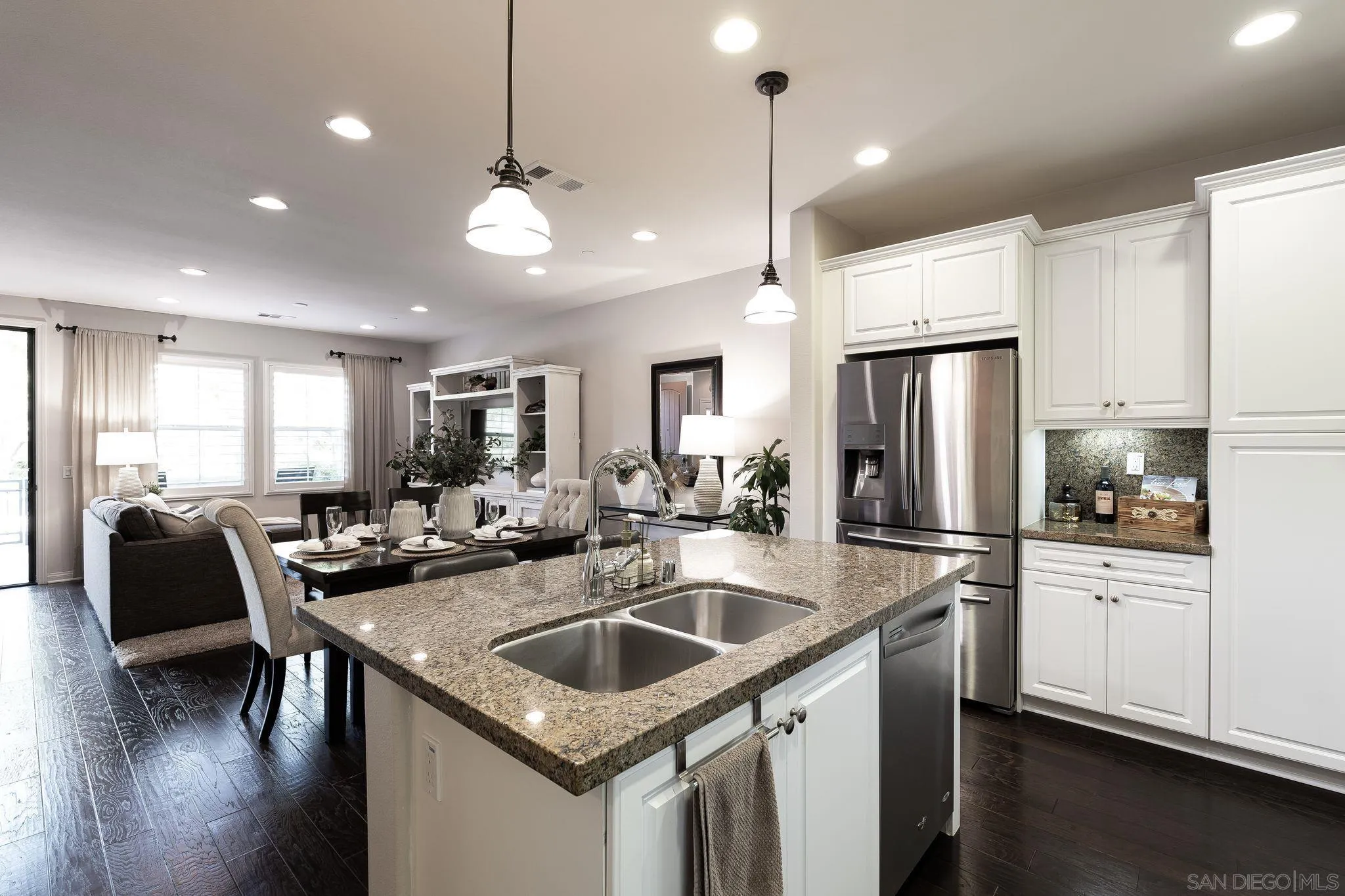 Photo #5: 250033406 Listing 