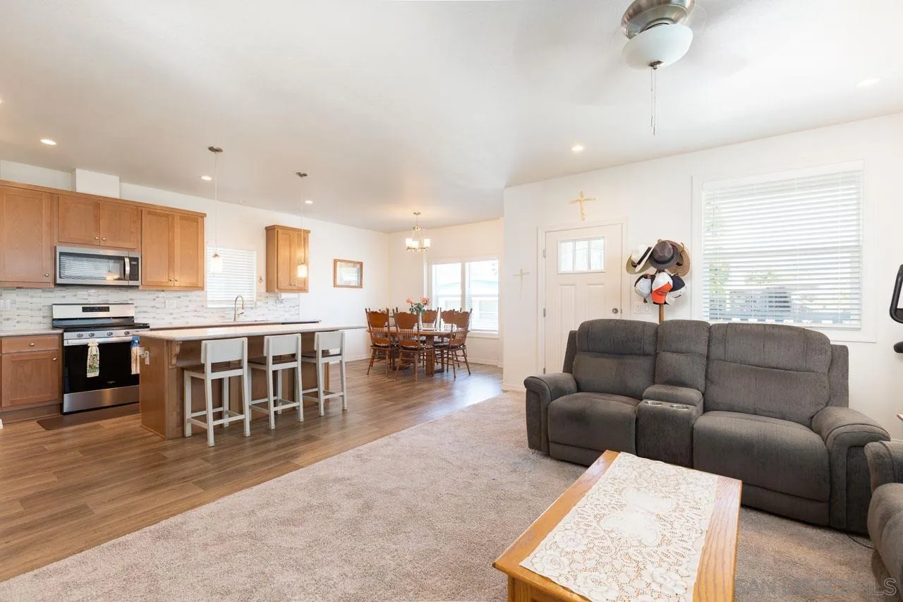 https://cdn.realtyfeed.com/cdn/127/250033416/60297e2c24d8309fc0f9b6ecf1f9e793.webp