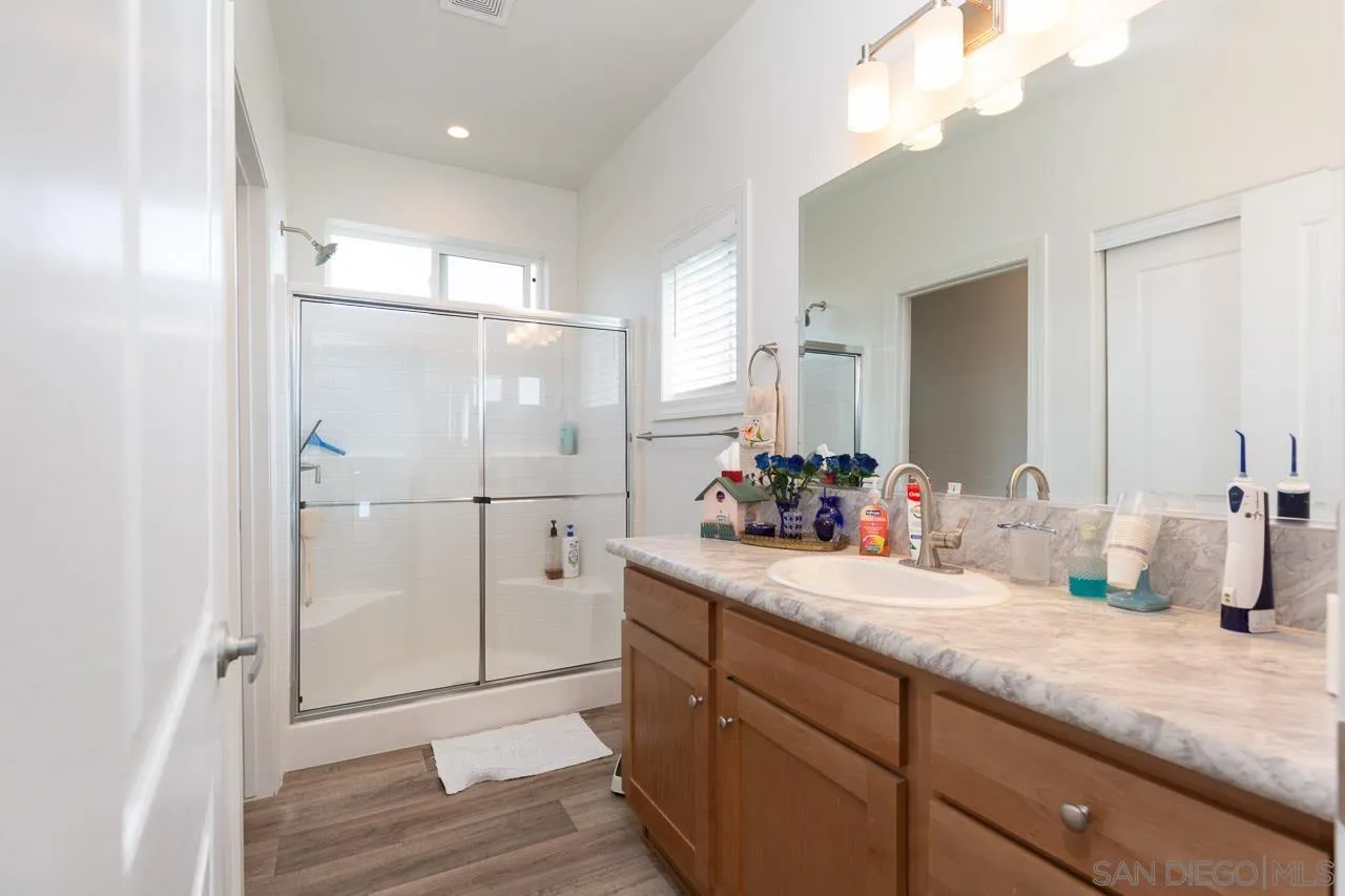 https://cdn.realtyfeed.com/cdn/127/250033416/679769c1efd4abe57a0976890d724f4f.webp