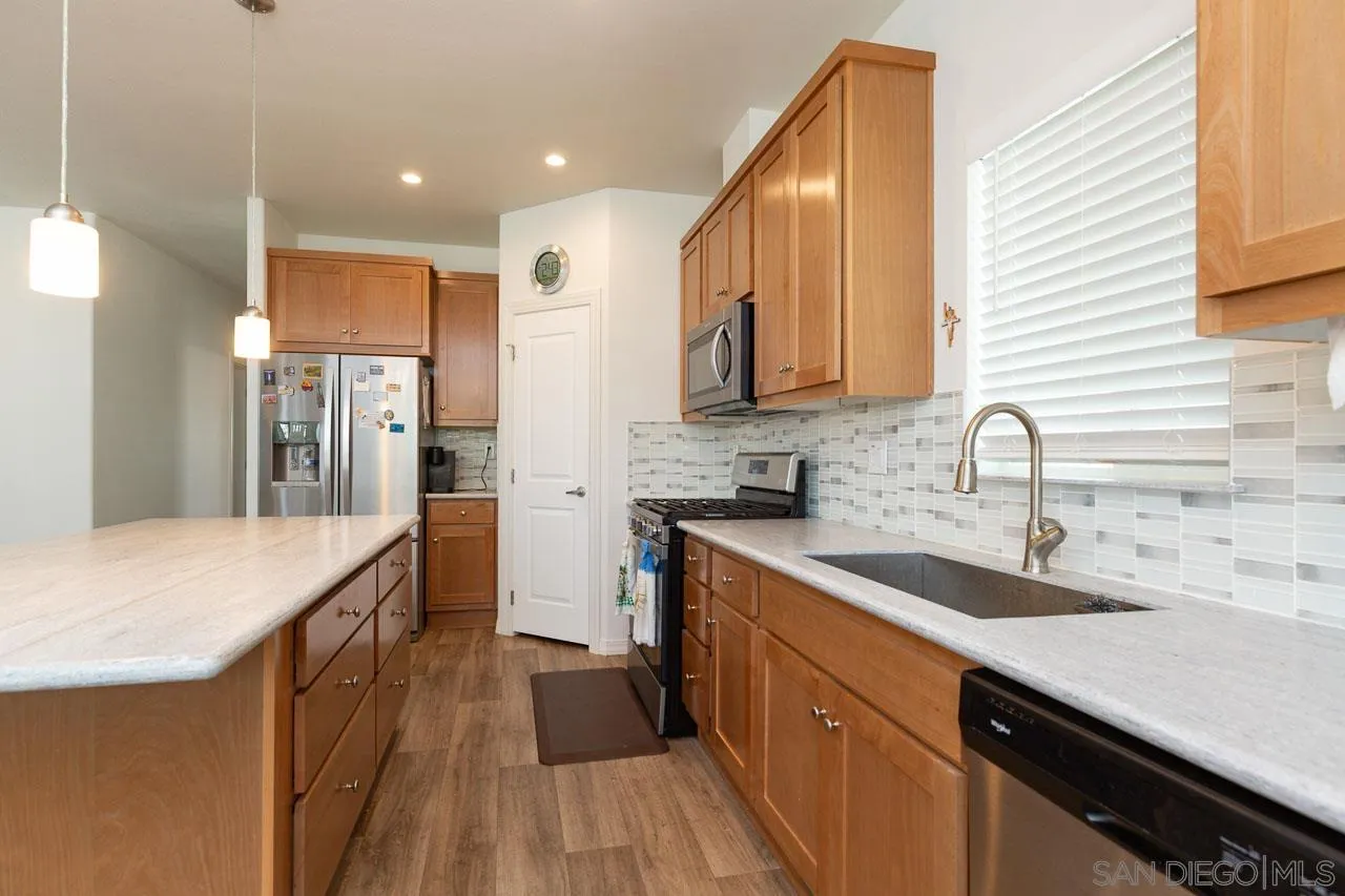 https://cdn.realtyfeed.com/cdn/127/250033416/d4750d4d035d187562e2883dce45ec94.webp