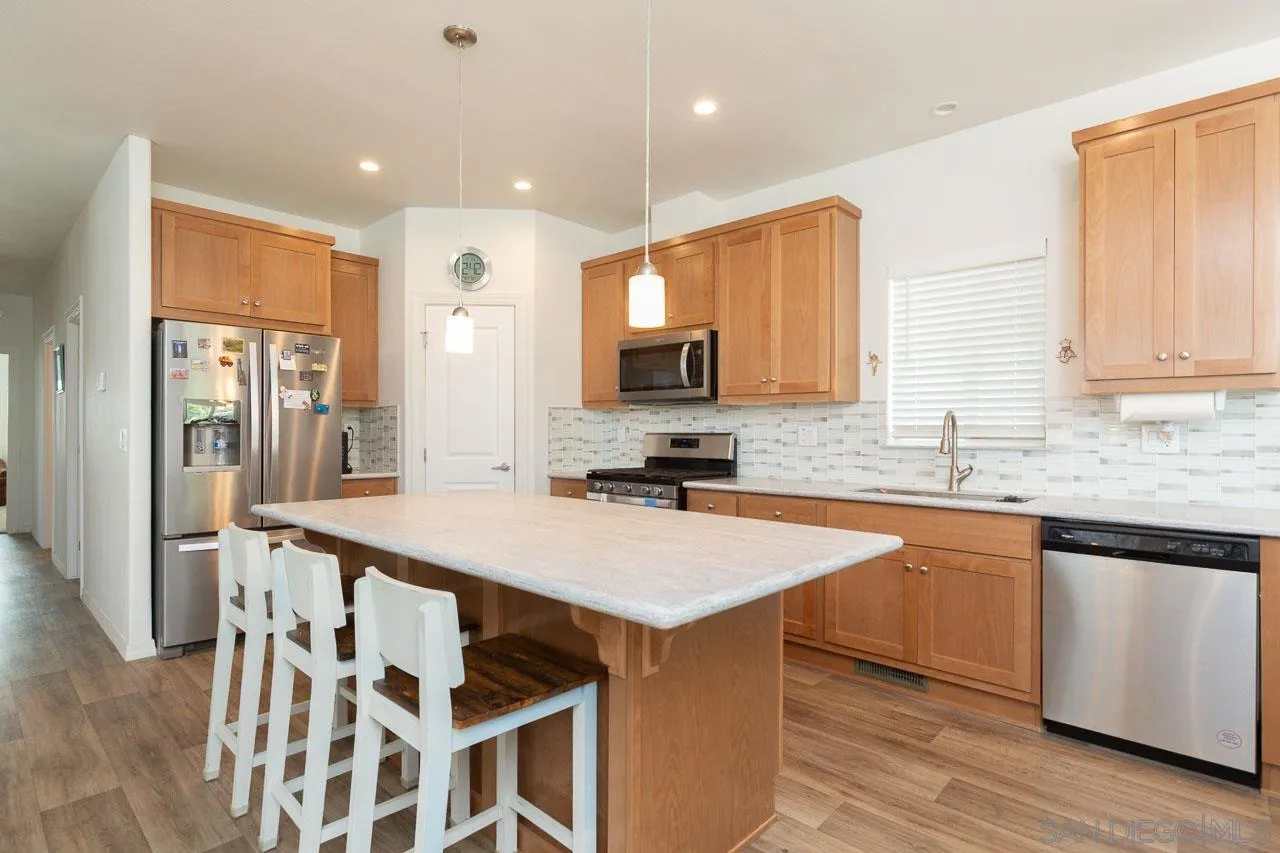 https://cdn.realtyfeed.com/cdn/127/250033416/d8362e71fb71041da4895040630f34fd.webp