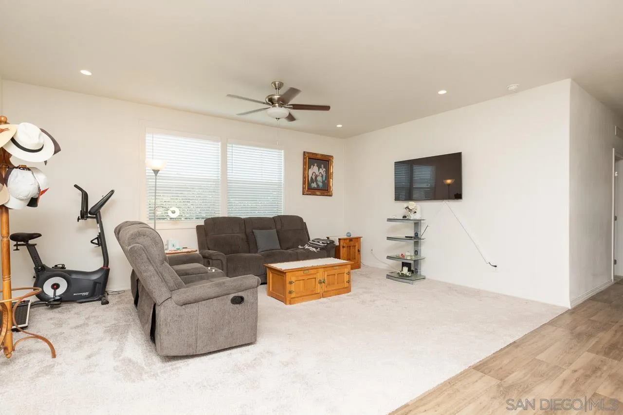 https://cdn.realtyfeed.com/cdn/127/250033416/f3af6610257a39077dc406a152ac8725.webp