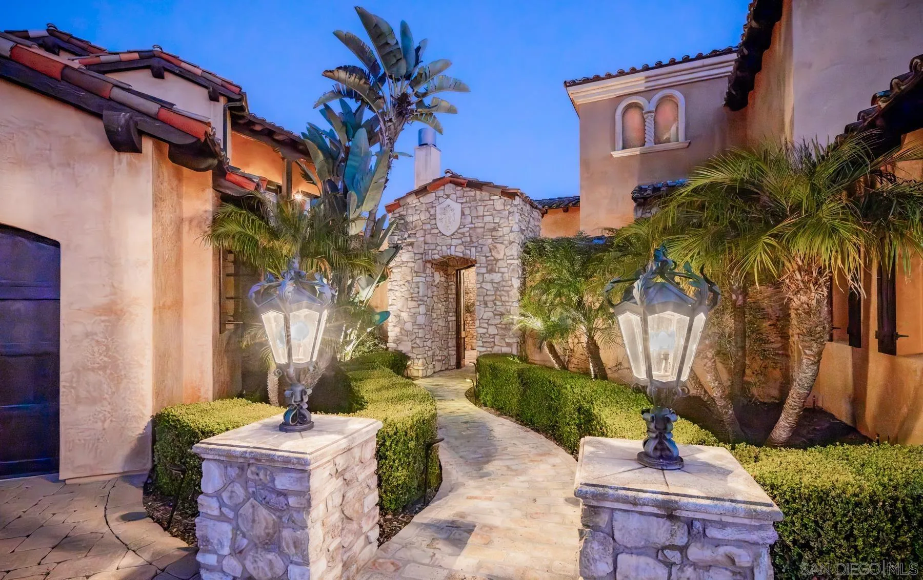https://cdn.realtyfeed.com/cdn/127/250033419/62119fbd64b4adbde0894ffbbb6b769f.webp