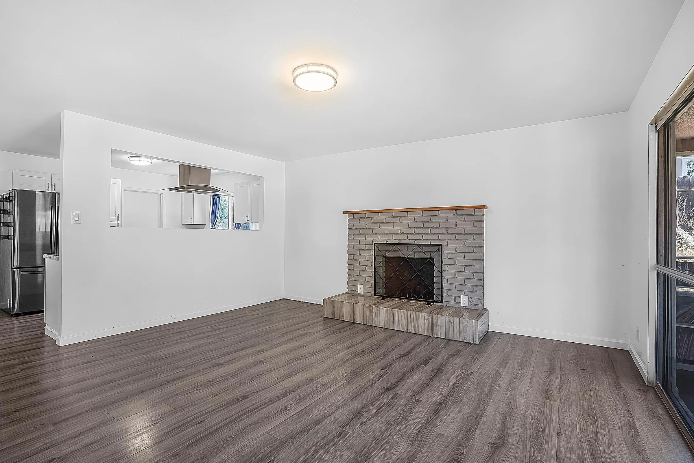 https://cdn.realtyfeed.com/cdn/127/250033425/032684b40a6ca7f1fcae561fe42ad200.webp