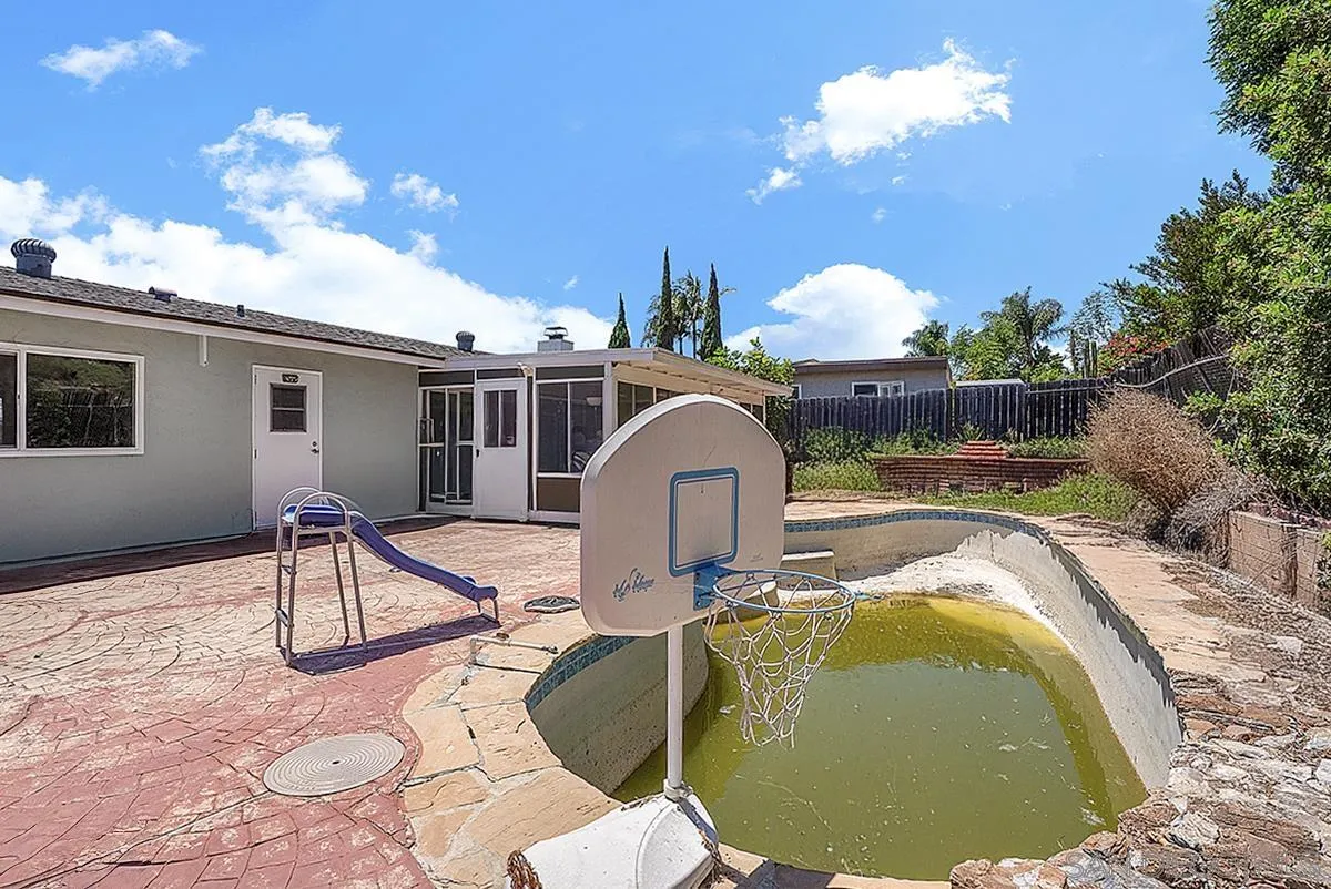 https://cdn.realtyfeed.com/cdn/127/250033425/7a4ba2610e425e470694554b462305d2.webp