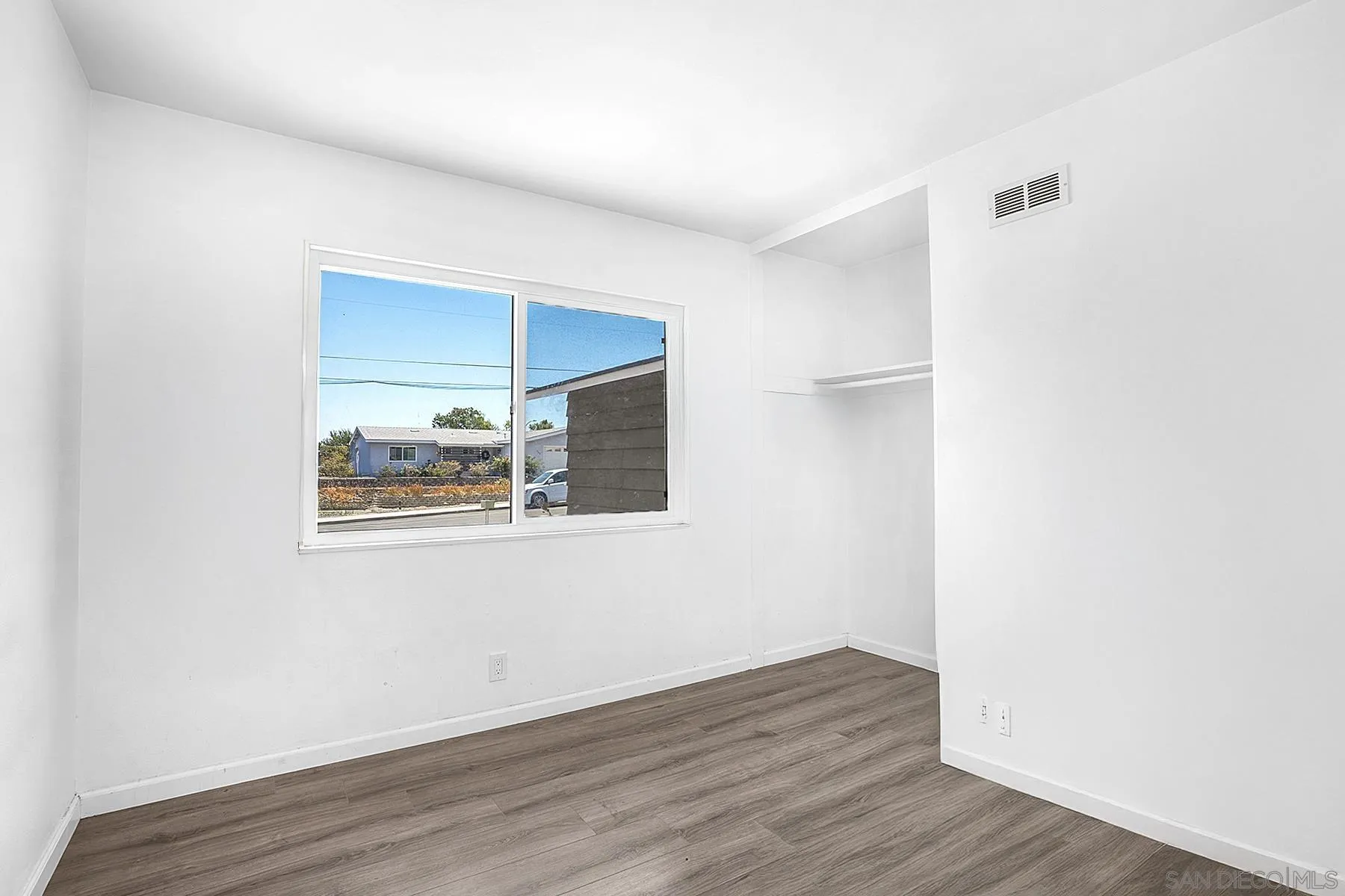 https://cdn.realtyfeed.com/cdn/127/250033425/cfd3ff0b825e5370d90d5a6137f393cc.webp