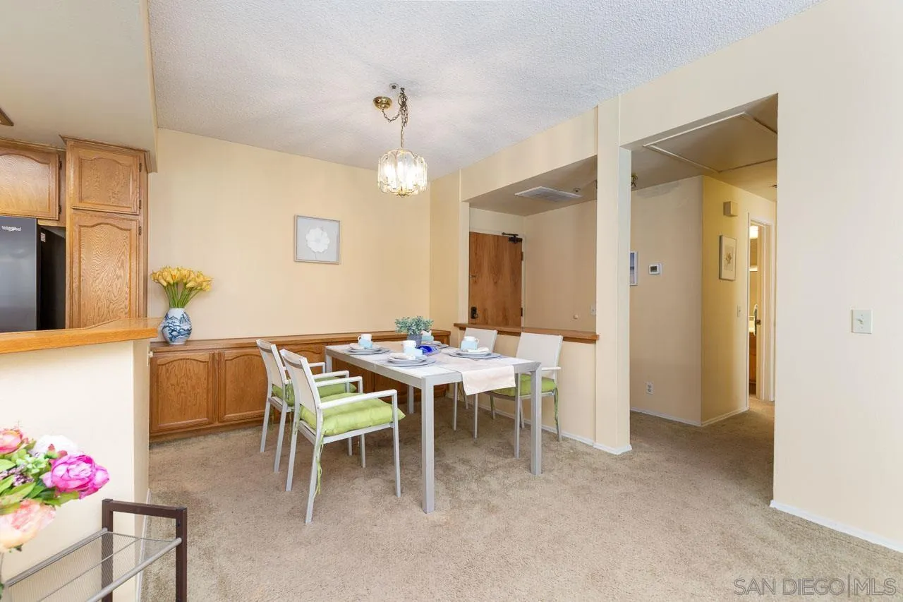 Photo #8: 250033428 Listing: Photo #8